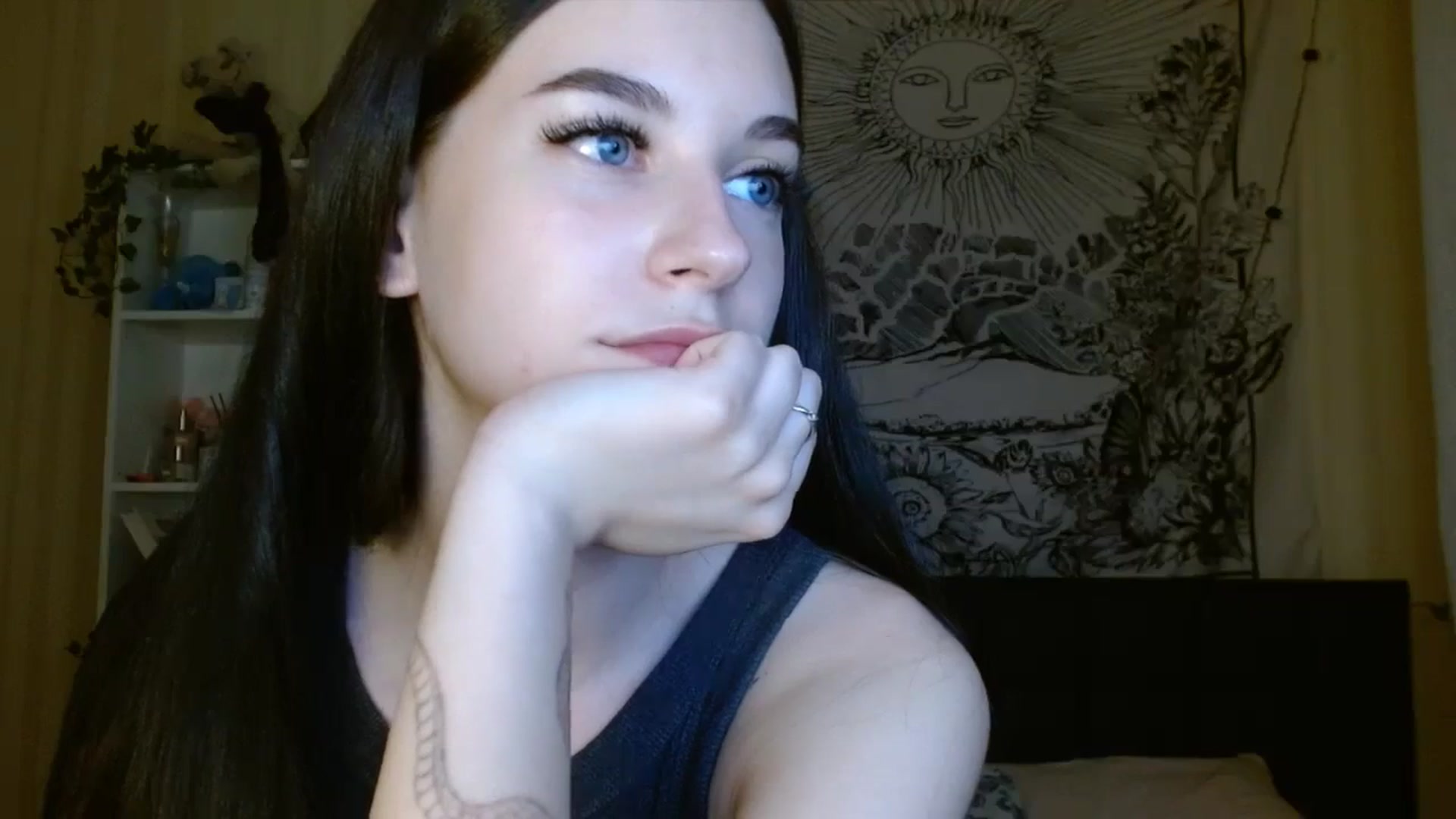 Gallery image thumbnail from ElsieF_'s myfreecams stream on, 06/14/2024, 18:42 image 16 of 20