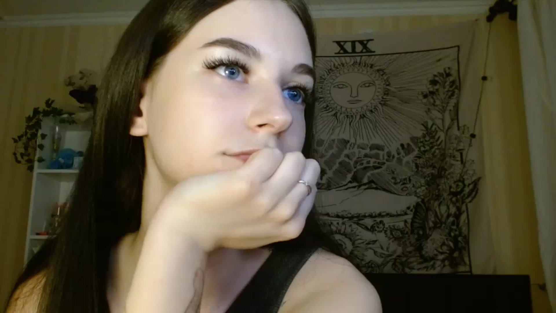 Gallery image thumbnail from ElsieF_'s myfreecams stream on, 06/14/2024, 18:42 image 7 of 20