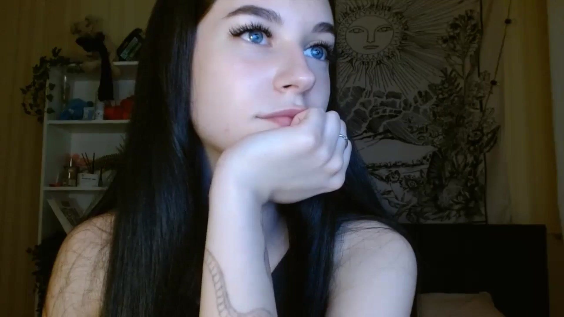 Gallery image thumbnail from ElsieF_'s myfreecams stream on, 06/14/2024, 18:42 image 19 of 20