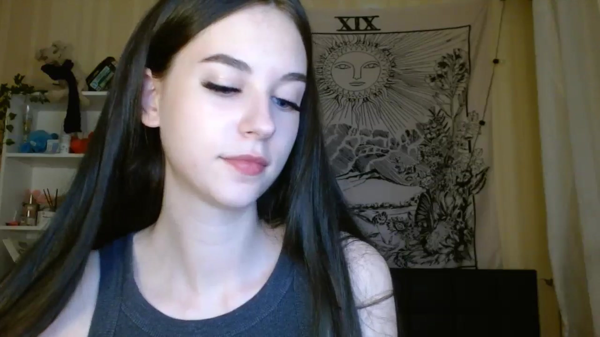 Gallery image thumbnail from ElsieF_'s myfreecams stream on, 06/14/2024, 19:15 image 5 of 20
