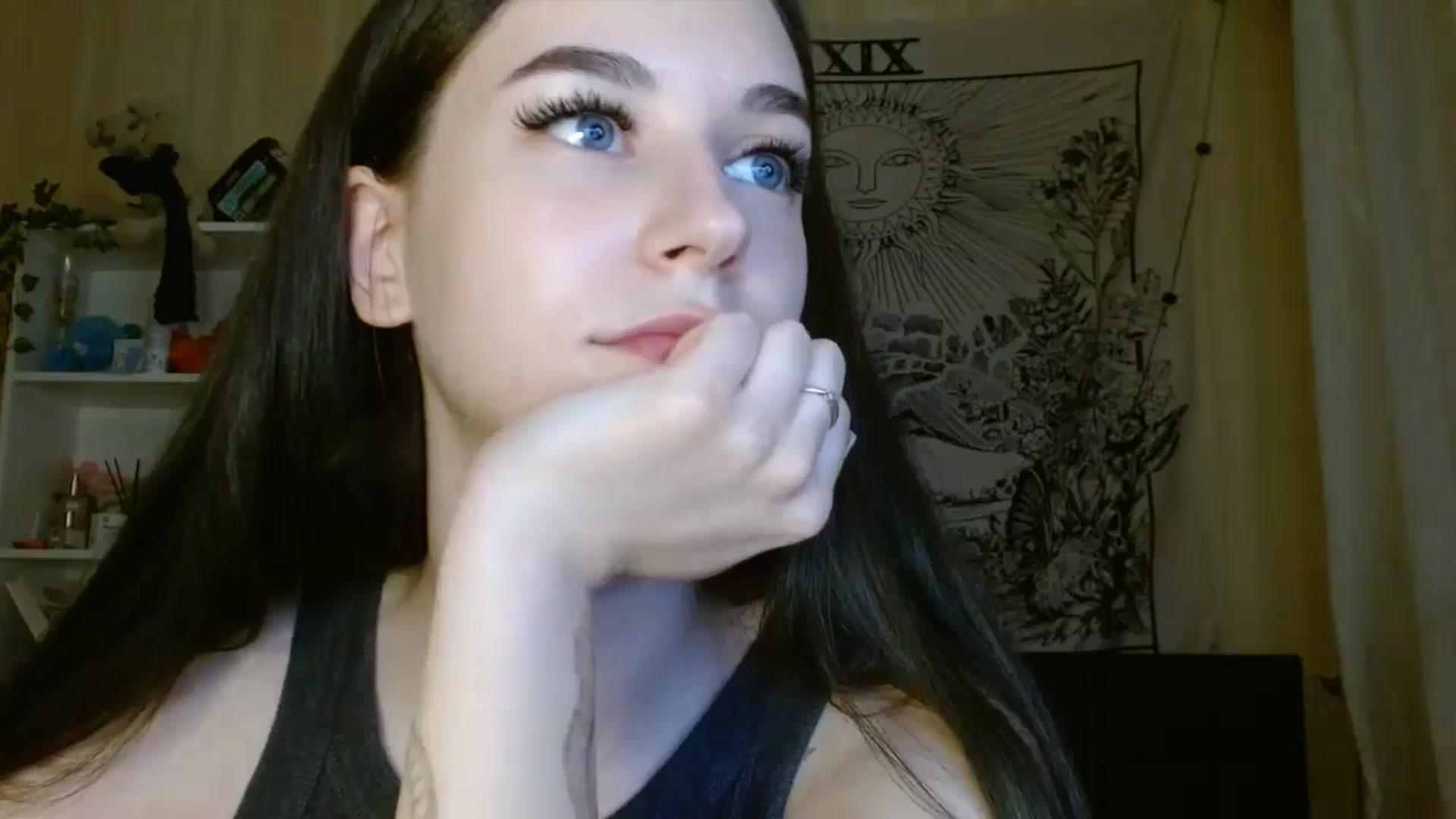Gallery image thumbnail from ElsieF_'s myfreecams stream on, 06/14/2024, 19:15 image 4 of 20
