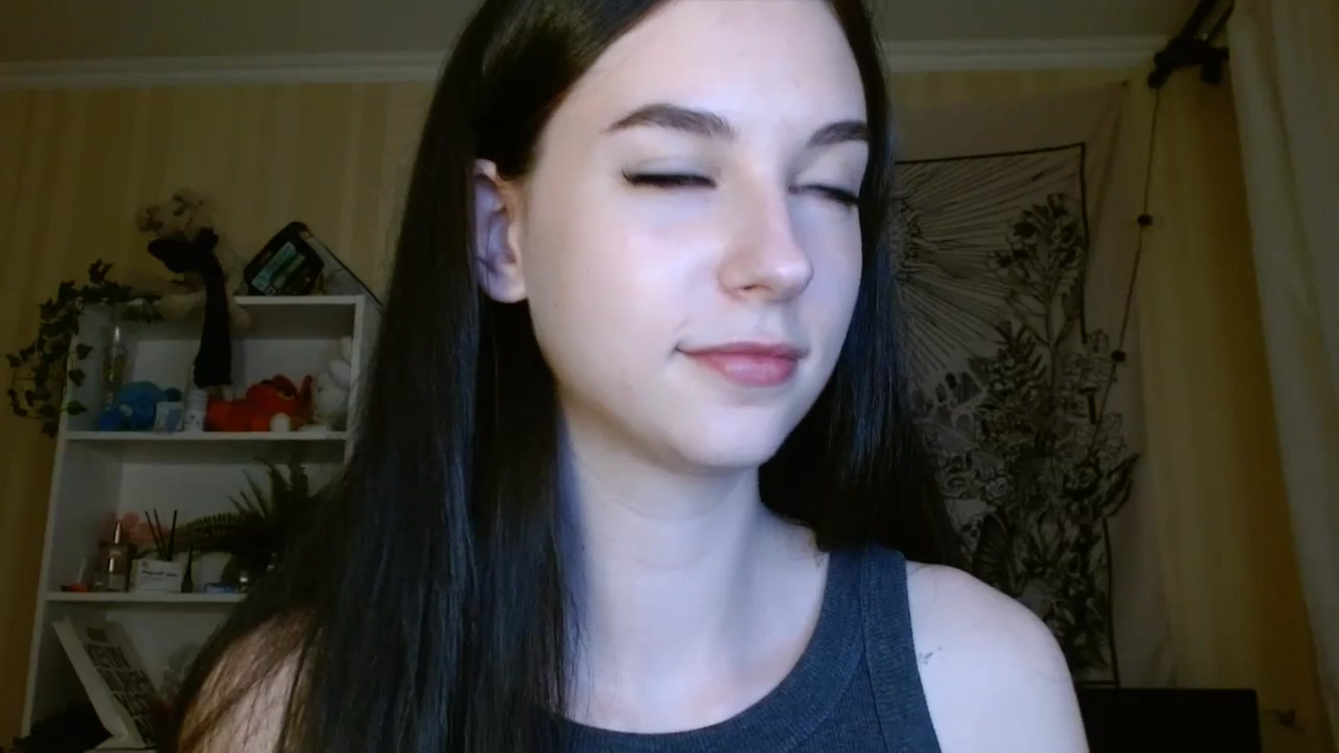 Gallery image thumbnail from ElsieF_'s myfreecams stream on, 06/14/2024, 20:02 image 15 of 20
