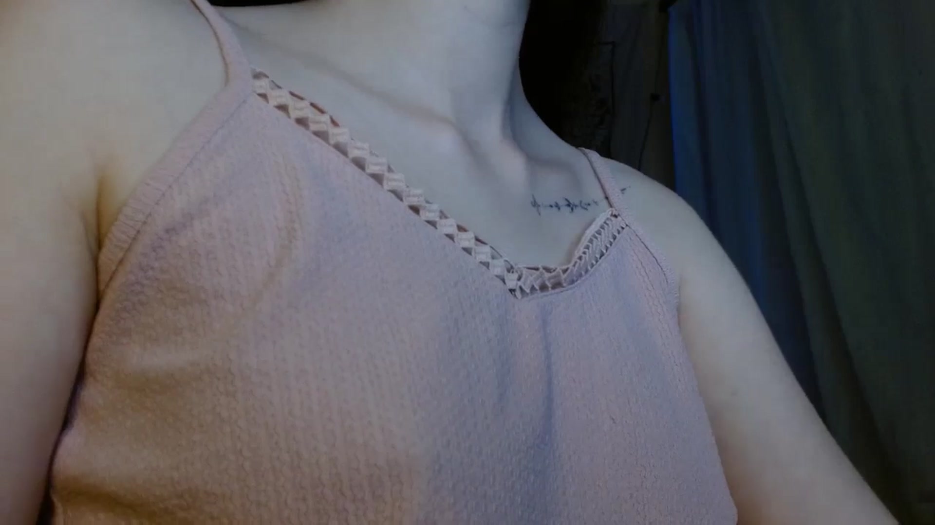 Gallery image thumbnail from ElsieF_'s myfreecams stream on, 06/15/2024, 19:50 image 3 of 20