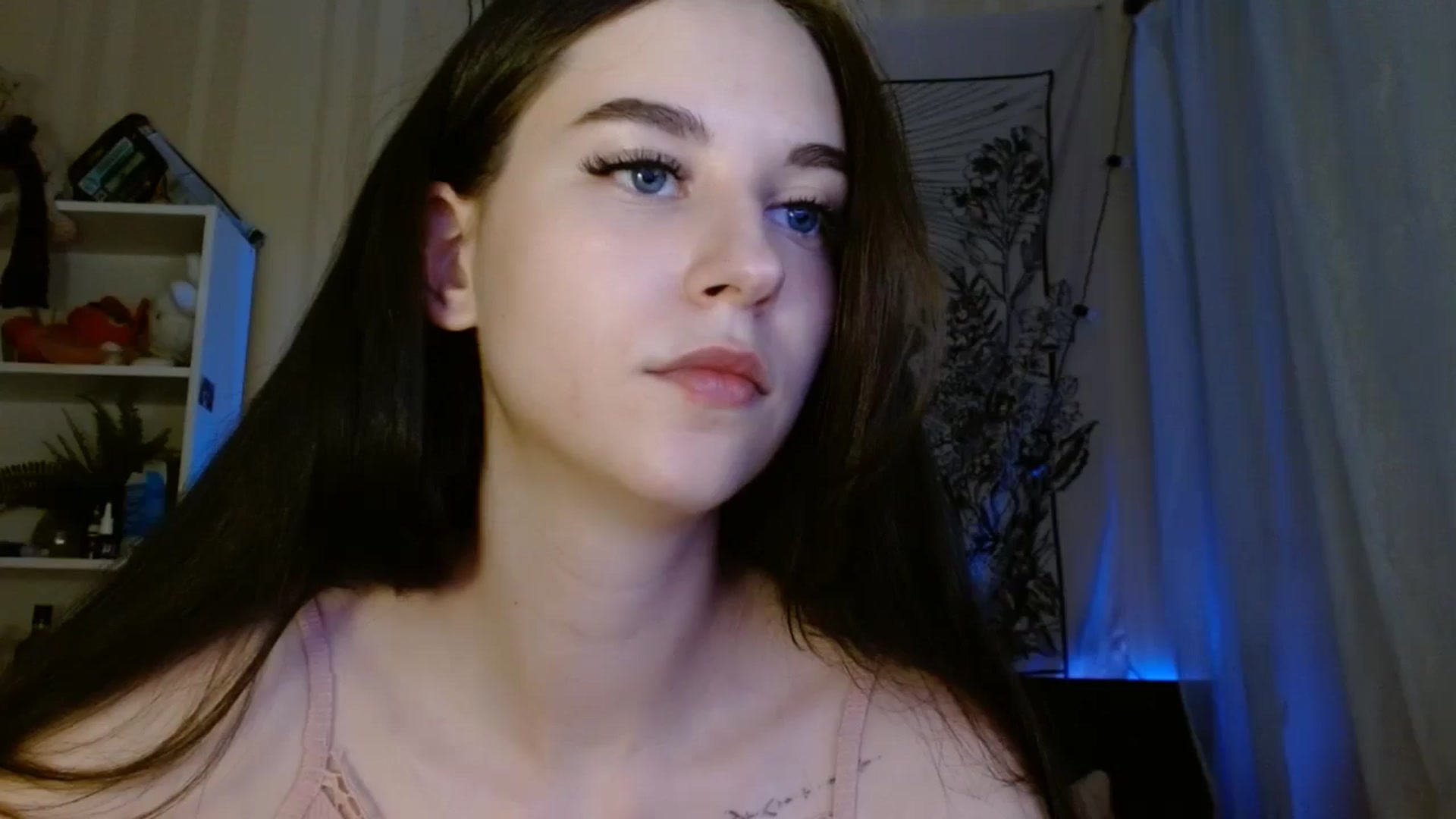 Gallery image thumbnail from ElsieF_'s myfreecams stream on, 06/15/2024, 19:50 image 7 of 20