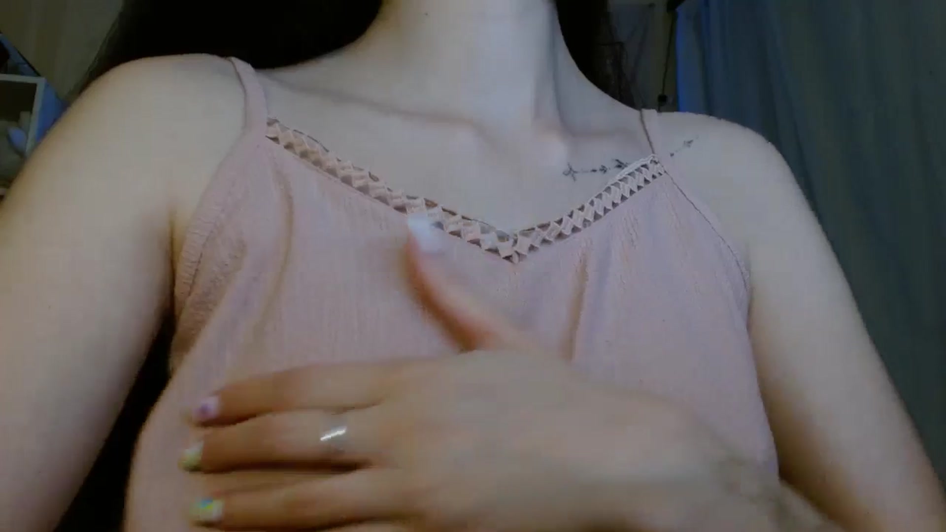 Gallery image thumbnail from ElsieF_'s myfreecams stream on, 06/15/2024, 19:50 image 4 of 20