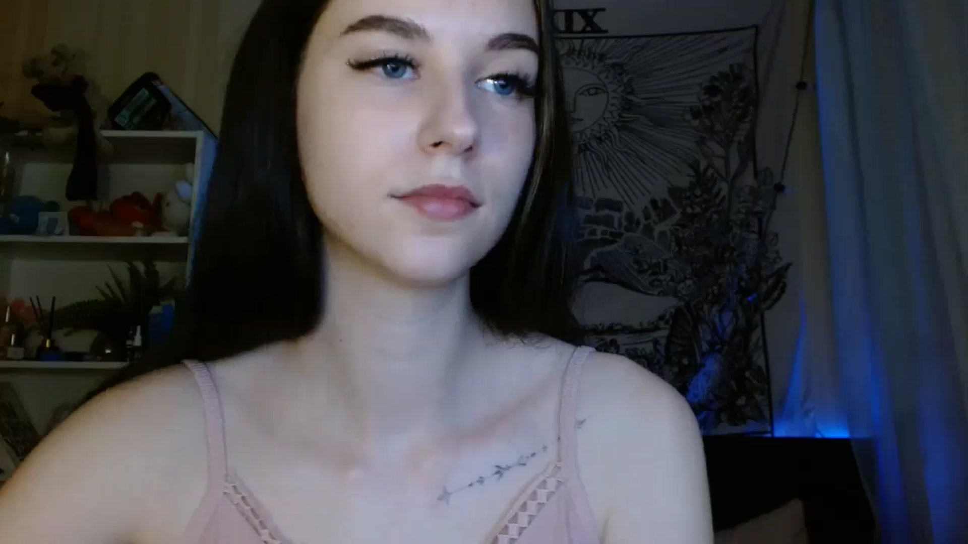 Gallery image thumbnail from ElsieF_'s myfreecams stream on, 06/15/2024, 19:50 image 17 of 20