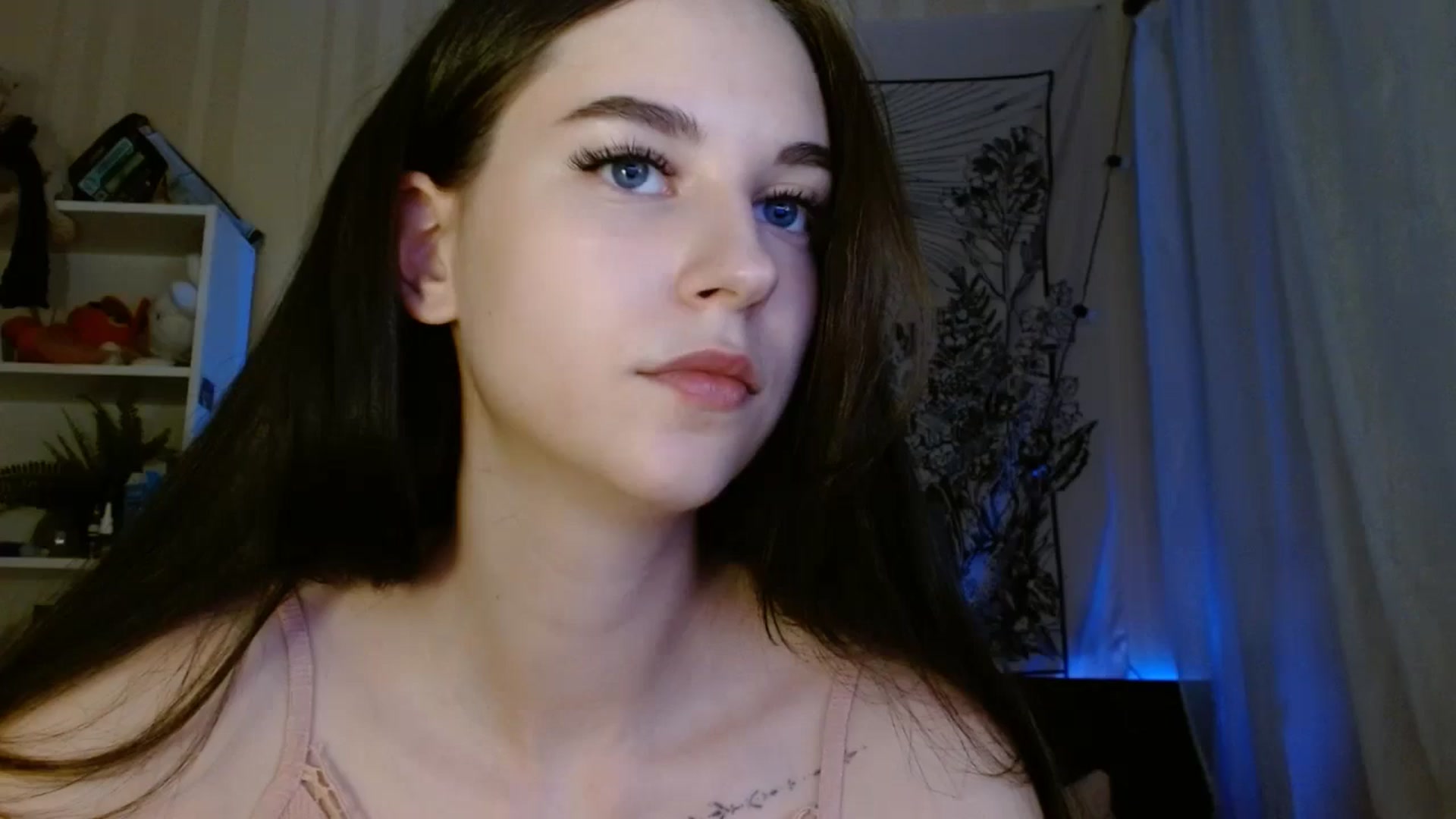 Gallery image thumbnail from ElsieF_'s myfreecams stream on, 06/15/2024, 19:50 image 6 of 20