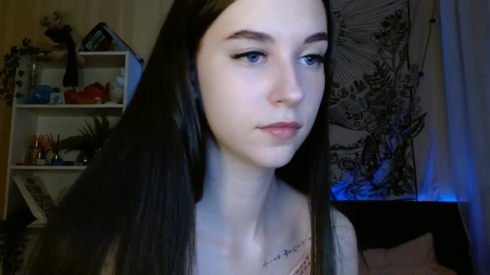 Gallery image thumbnail from ElsieF_'s myfreecams stream on, 06/15/2024, 20:05 image 5 of 20