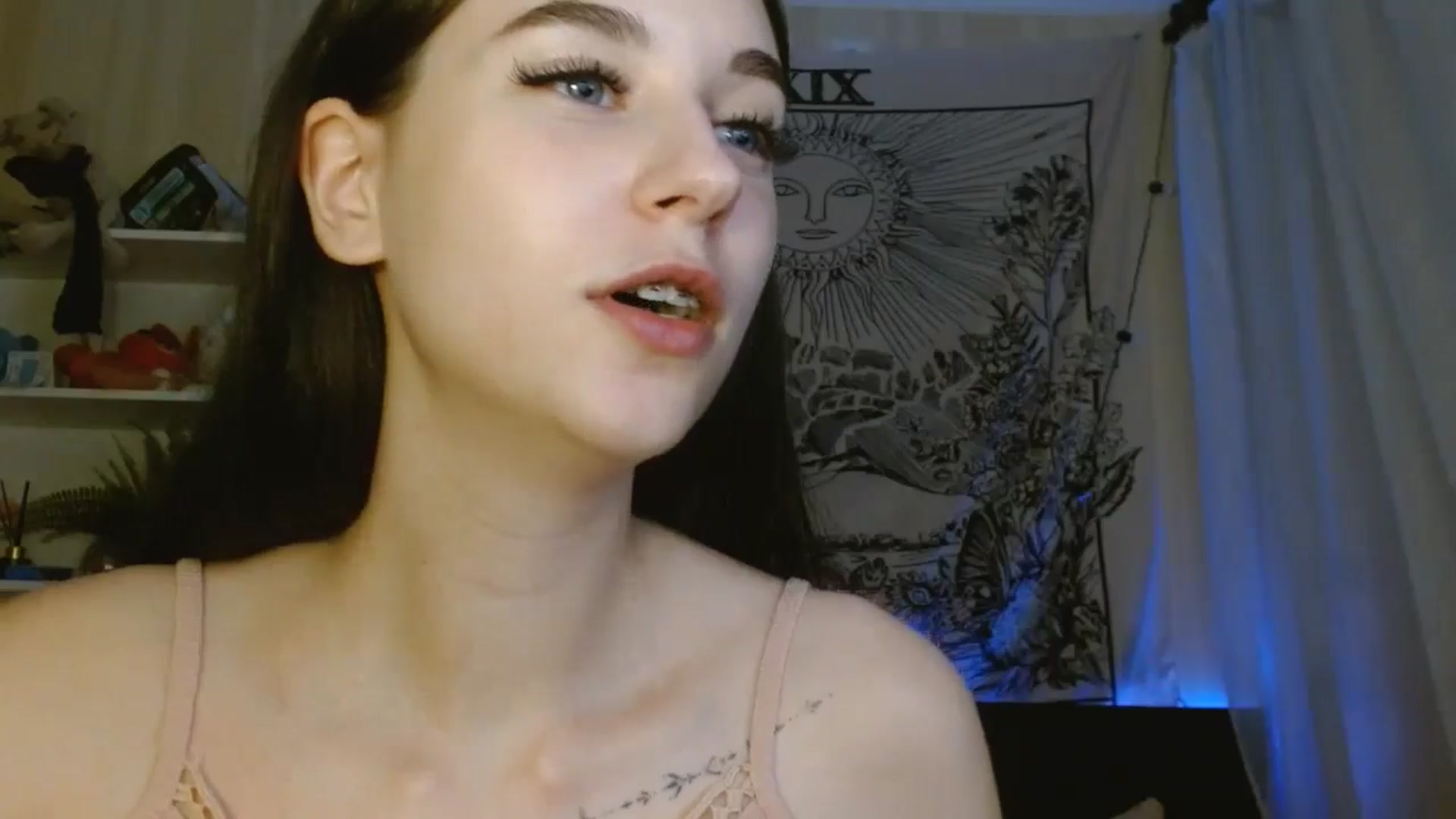 Gallery image thumbnail from ElsieF_'s myfreecams stream on, 06/15/2024, 20:49 image 10 of 20