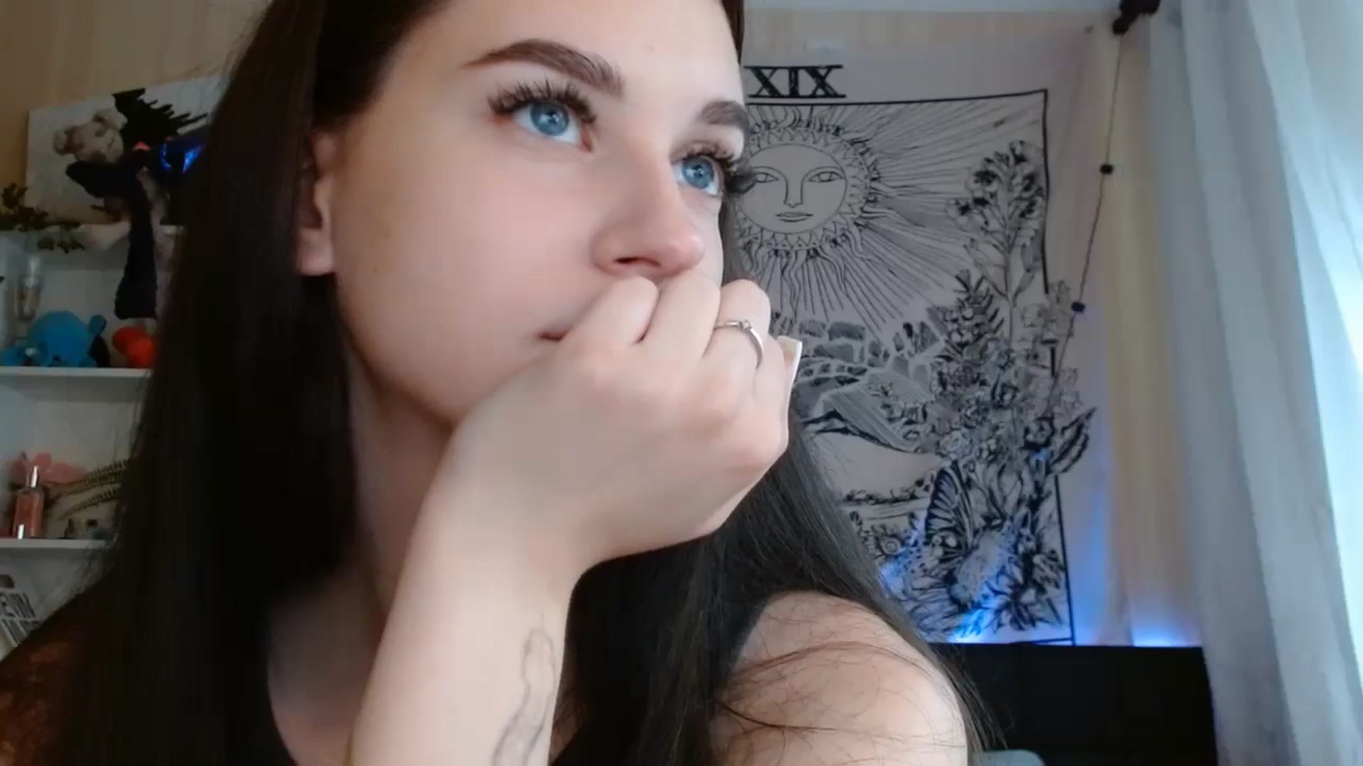 Gallery image thumbnail from ElsieF_'s myfreecams stream on, 06/21/2024, 15:42 image 14 of 20