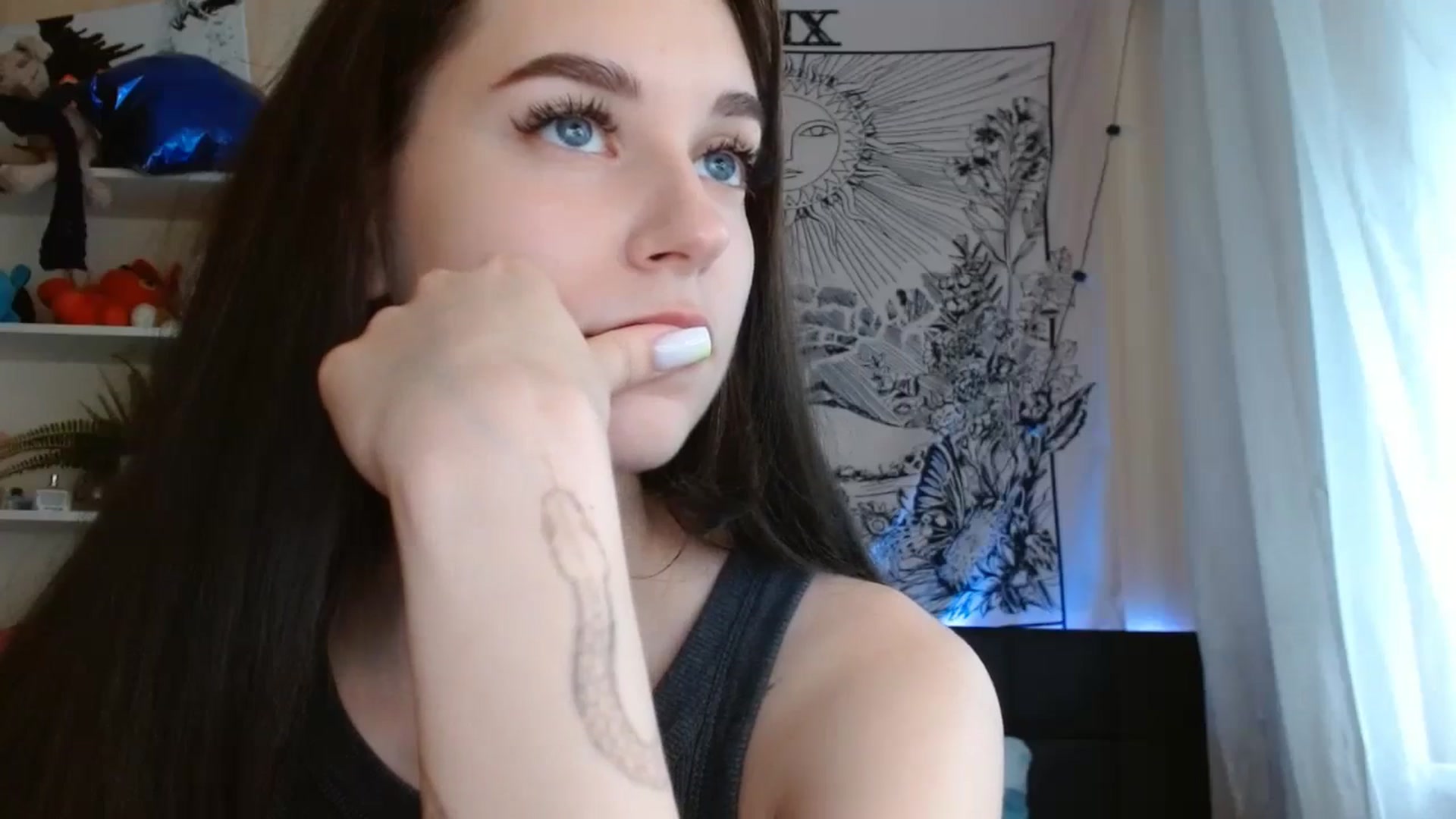Gallery image thumbnail from ElsieF_'s myfreecams stream on, 06/21/2024, 15:42 image 2 of 20