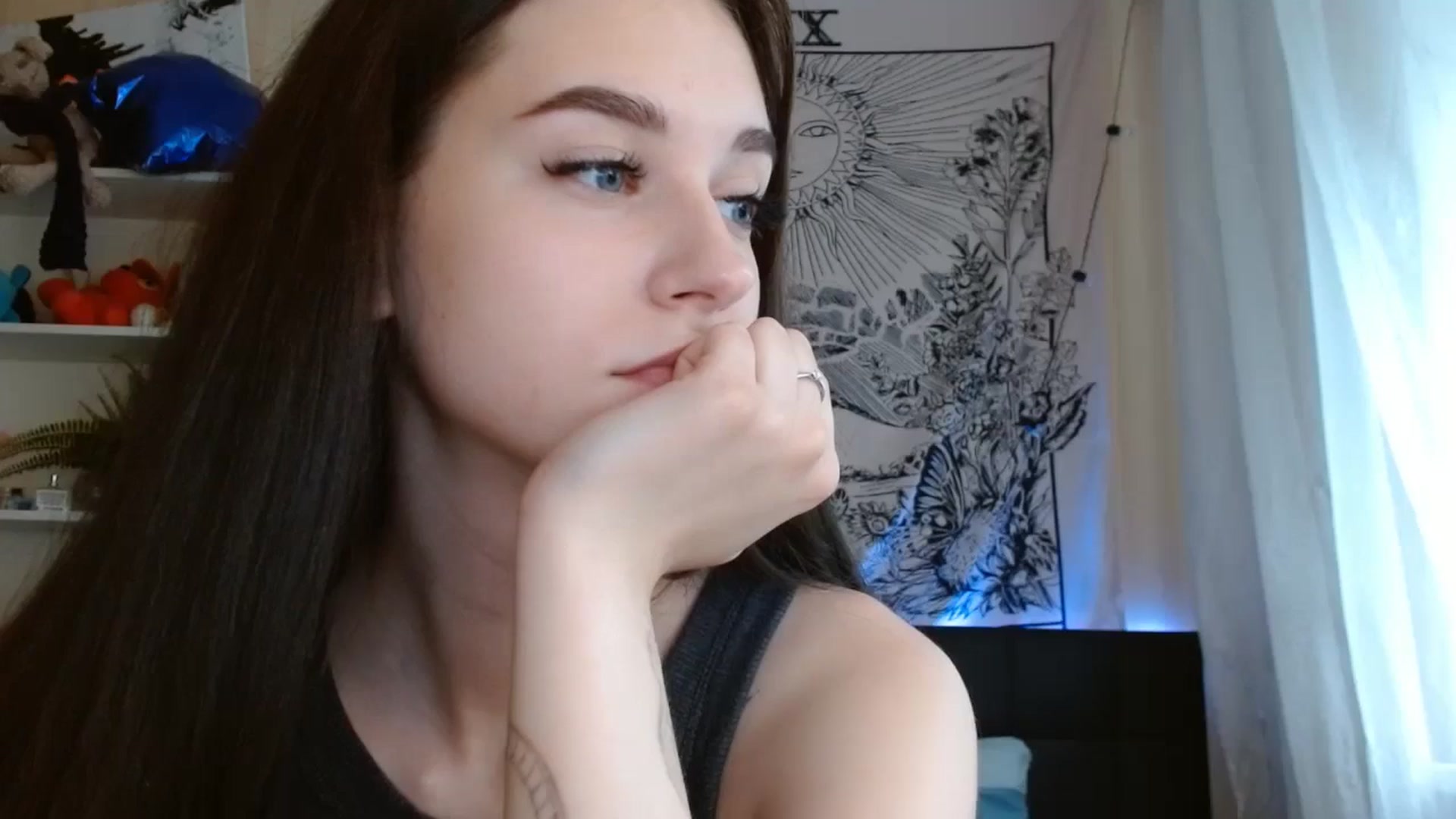 Gallery image thumbnail from ElsieF_'s myfreecams stream on, 06/21/2024, 15:42 image 1 of 20