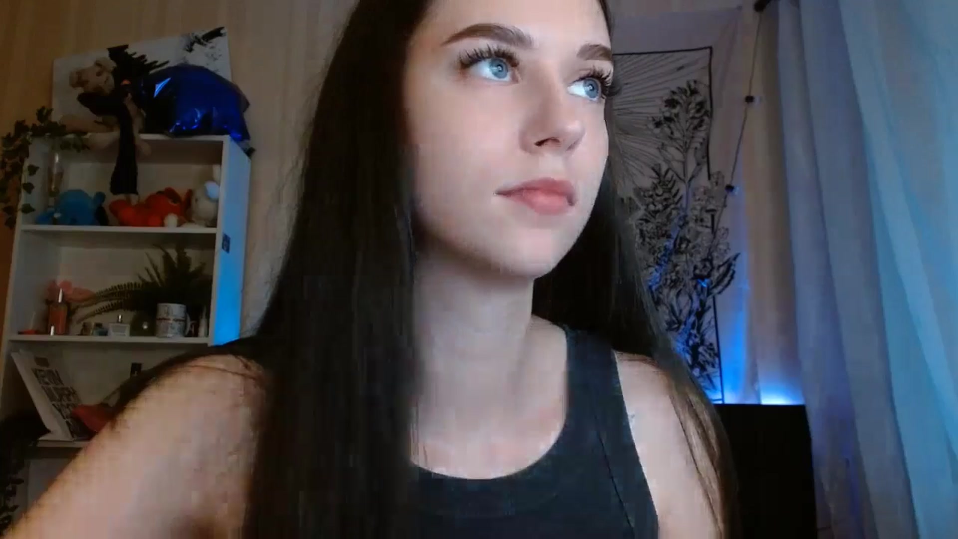 Gallery image thumbnail from ElsieF_'s myfreecams stream on, 06/21/2024, 17:04 image 5 of 20
