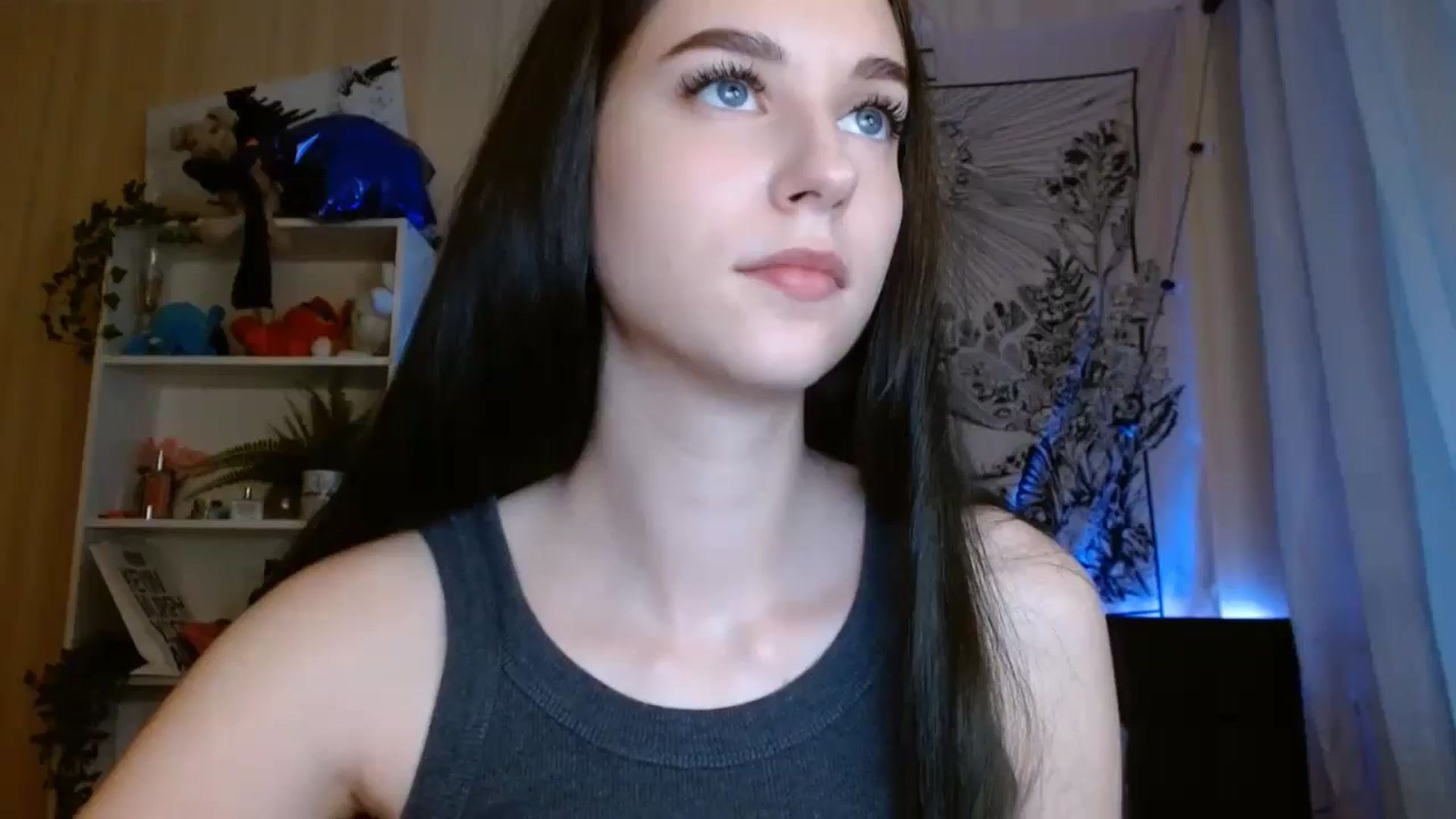 Gallery image thumbnail from ElsieF_'s myfreecams stream on, 06/21/2024, 17:04 image 17 of 20