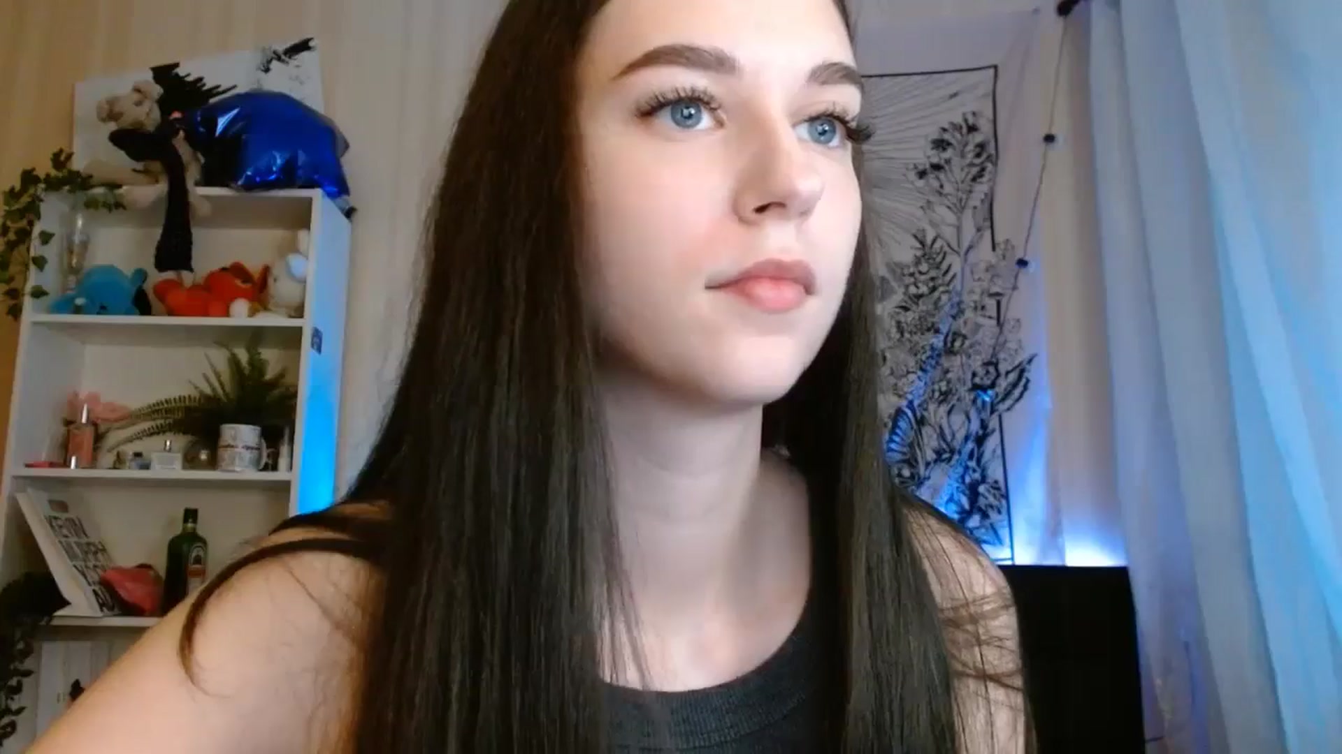 Gallery image thumbnail from ElsieF_'s myfreecams stream on, 06/21/2024, 17:04 image 9 of 20