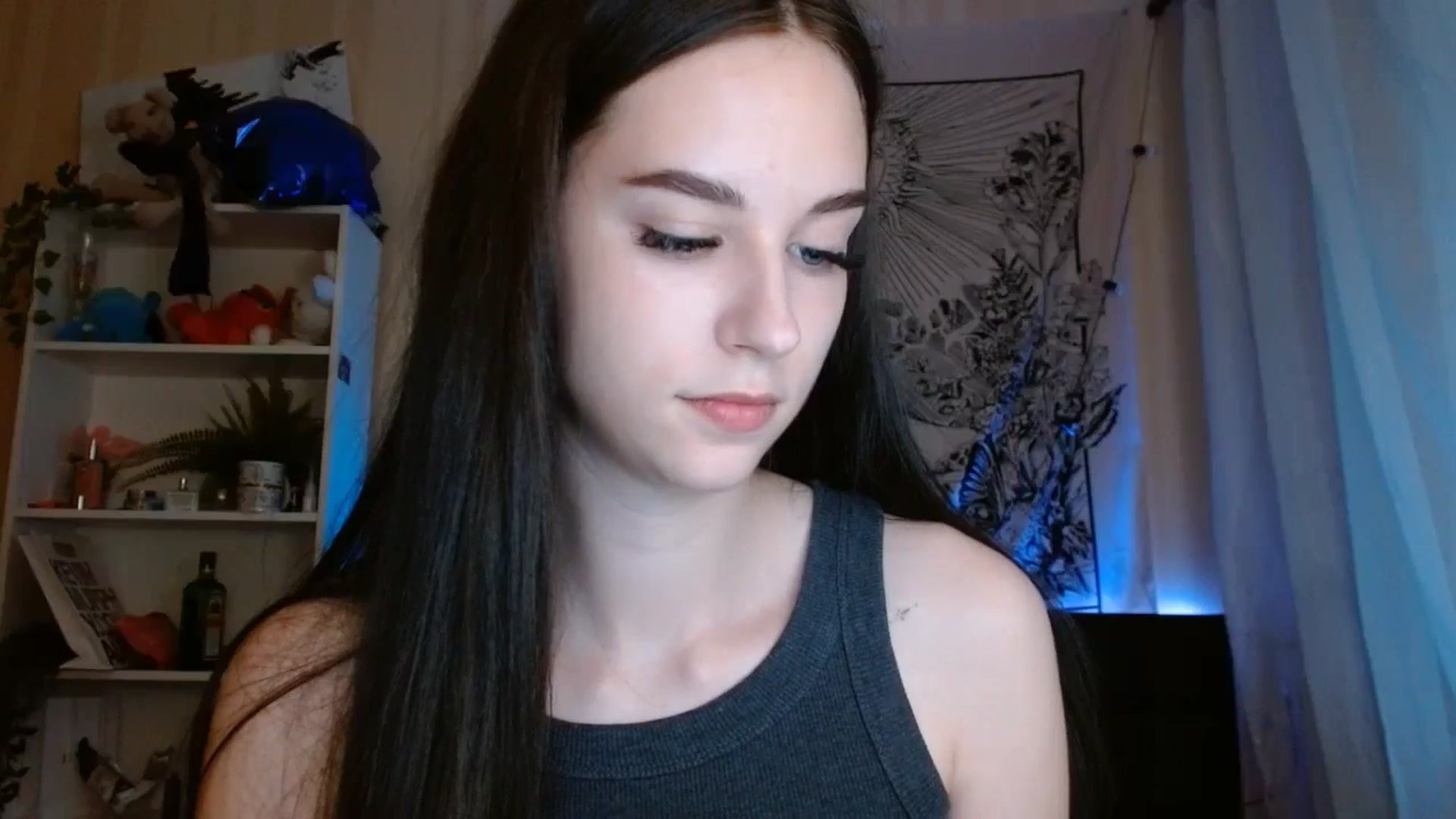 Gallery image thumbnail from ElsieF_'s myfreecams stream on, 06/21/2024, 17:04 image 4 of 20
