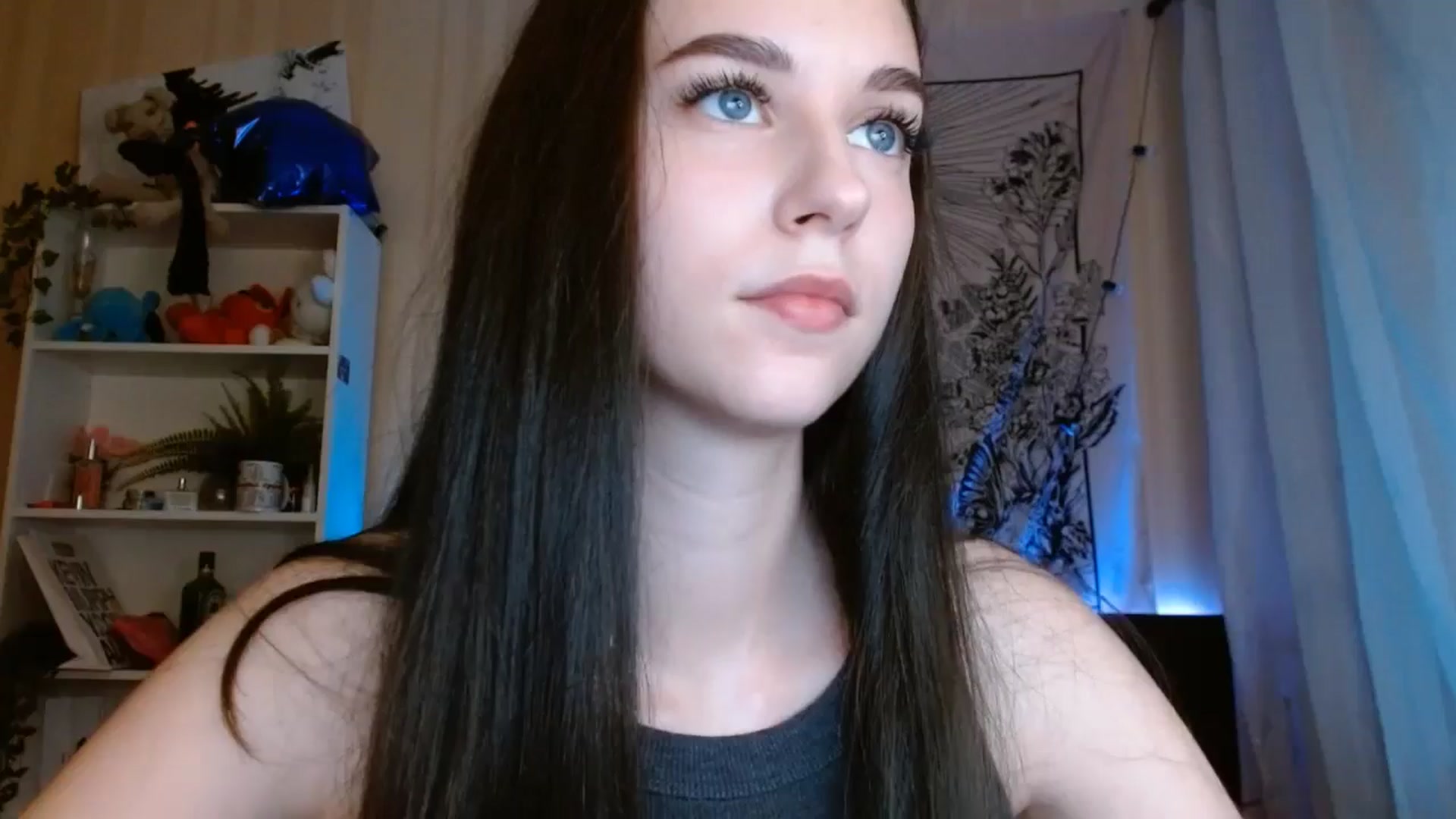 Gallery image thumbnail from ElsieF_'s myfreecams stream on, 06/21/2024, 17:04 image 10 of 20