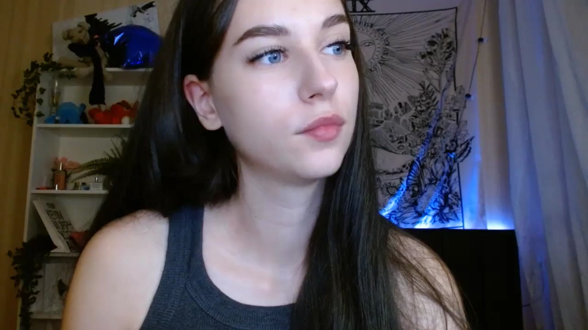 Gallery image thumbnail from ElsieF_'s myfreecams stream on, 06/21/2024, 17:58 image 5 of 20