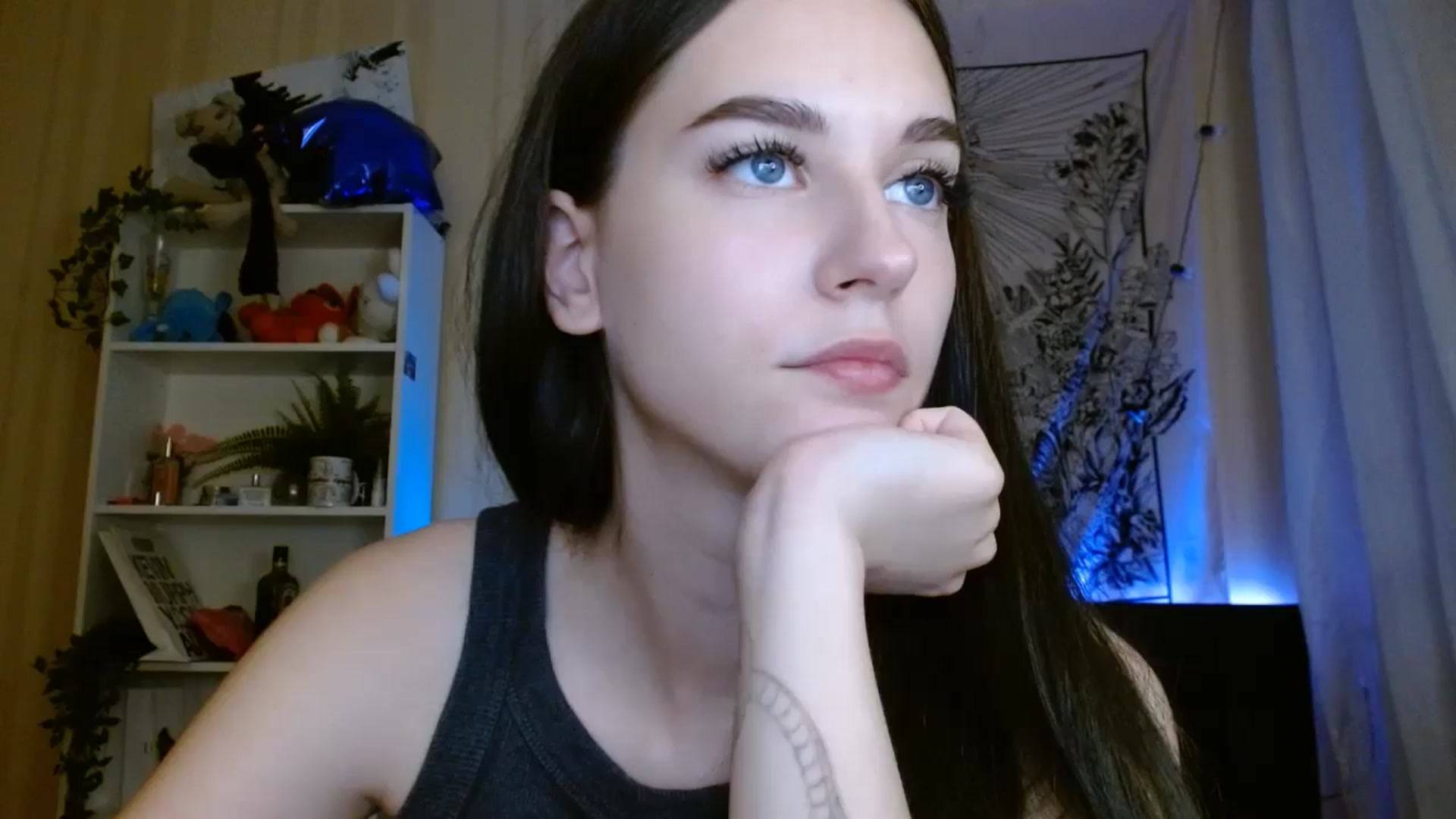 Gallery image thumbnail from ElsieF_'s myfreecams stream on, 06/21/2024, 17:58 image 1 of 20