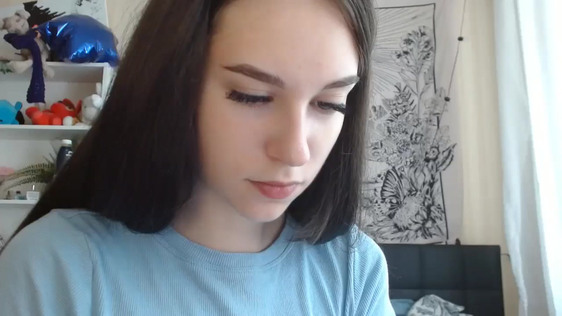 Gallery image thumbnail from ElsieF_'s myfreecams stream on, 06/22/2024, 07:10 image 16 of 20