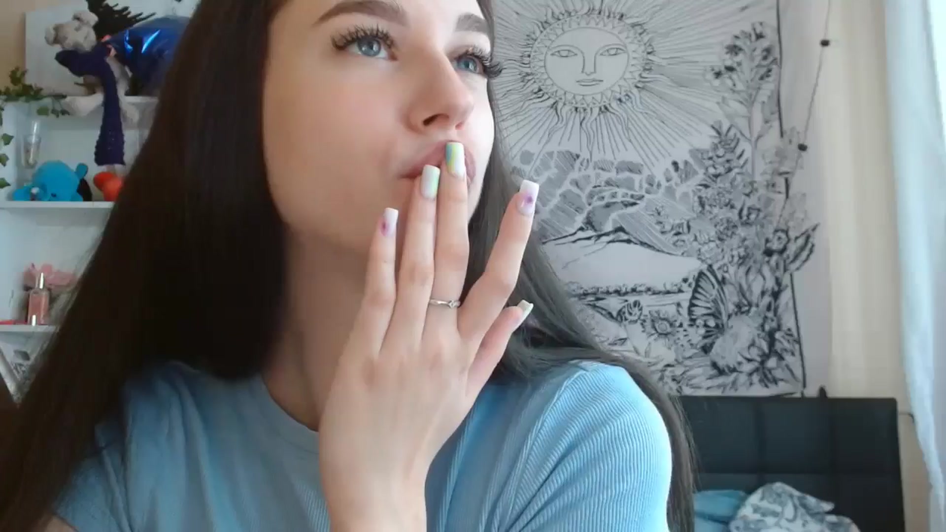 Gallery image thumbnail from ElsieF_'s myfreecams stream on, 06/22/2024, 07:10 image 13 of 20