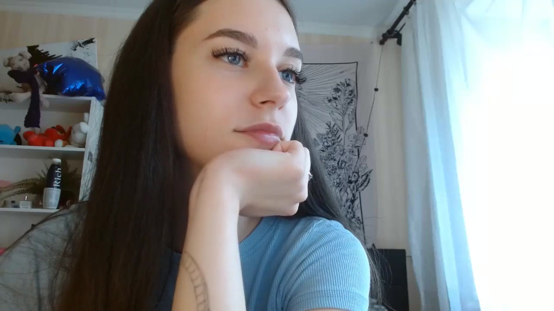 Gallery image thumbnail from ElsieF_'s myfreecams stream on, 06/22/2024, 09:12 image 2 of 20