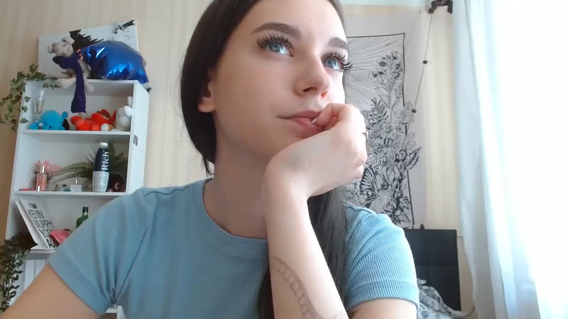Gallery image thumbnail from ElsieF_'s myfreecams stream on, 06/22/2024, 09:12 image 9 of 20