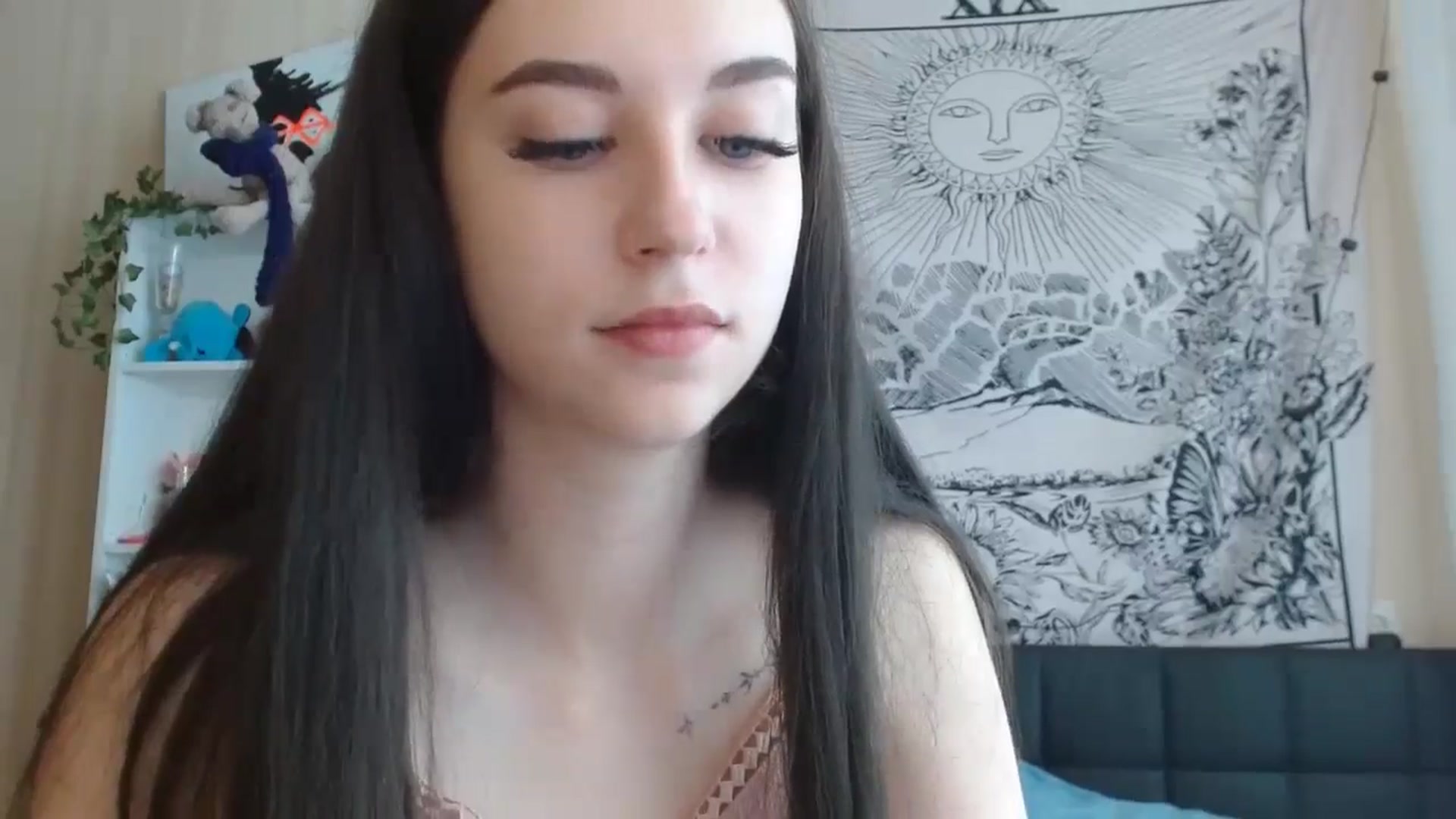 Gallery image thumbnail from ElsieF_'s myfreecams stream on, 06/23/2024, 07:42 image 19 of 20