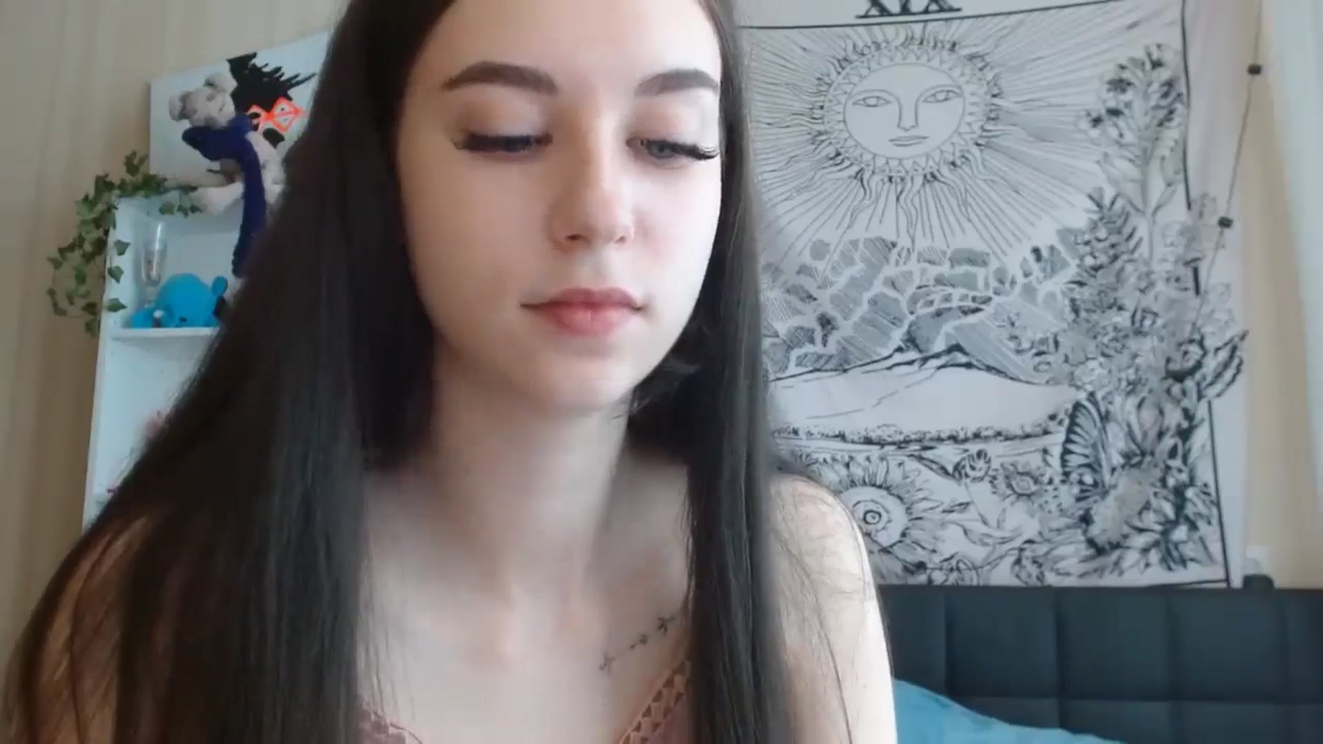 Gallery image thumbnail from ElsieF_'s myfreecams stream on, 06/23/2024, 07:42 image 17 of 20
