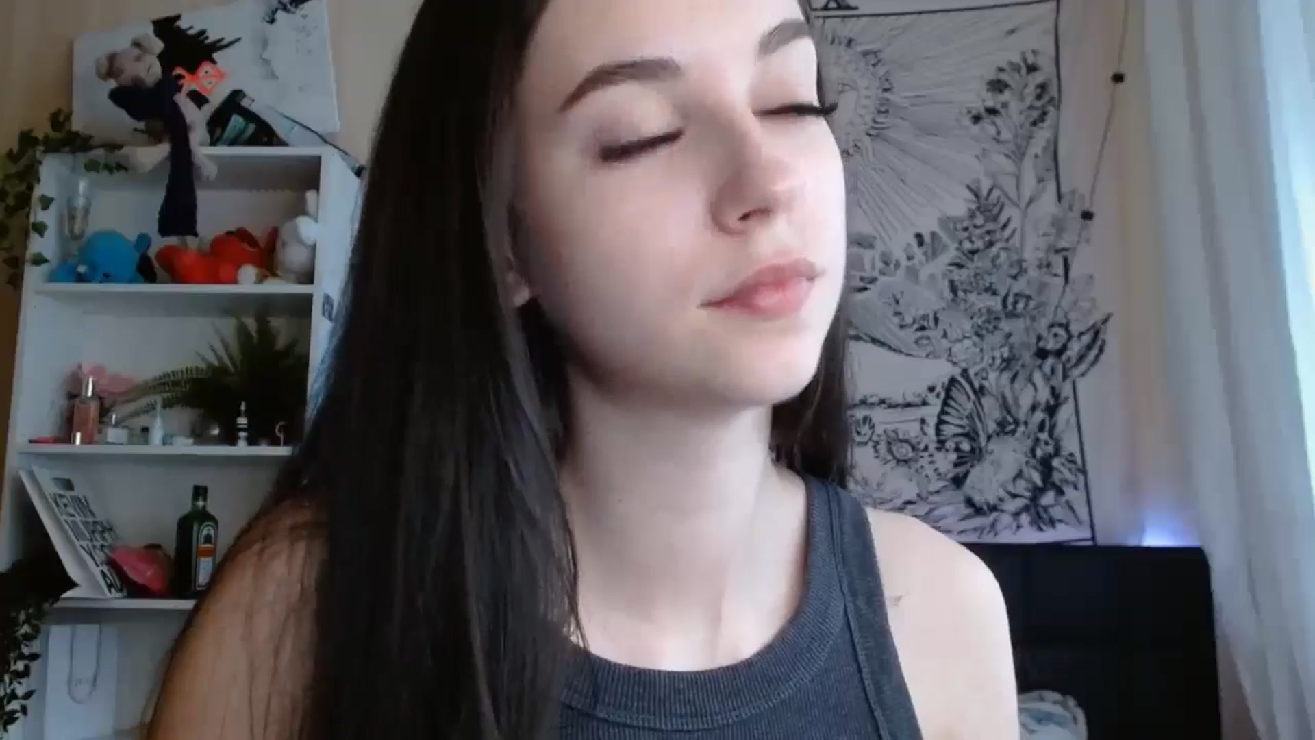 Gallery image thumbnail from ElsieF_'s myfreecams stream on, 06/24/2024, 02:27 image 17 of 20