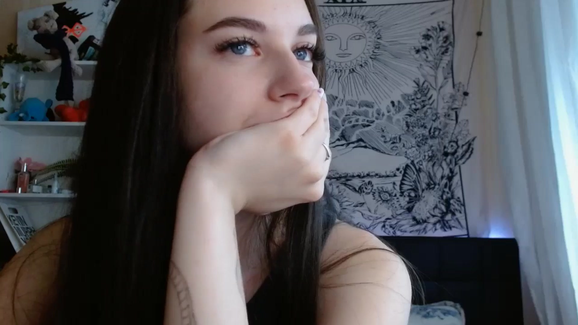Gallery image thumbnail from ElsieF_'s myfreecams stream on, 06/24/2024, 02:27 image 14 of 20