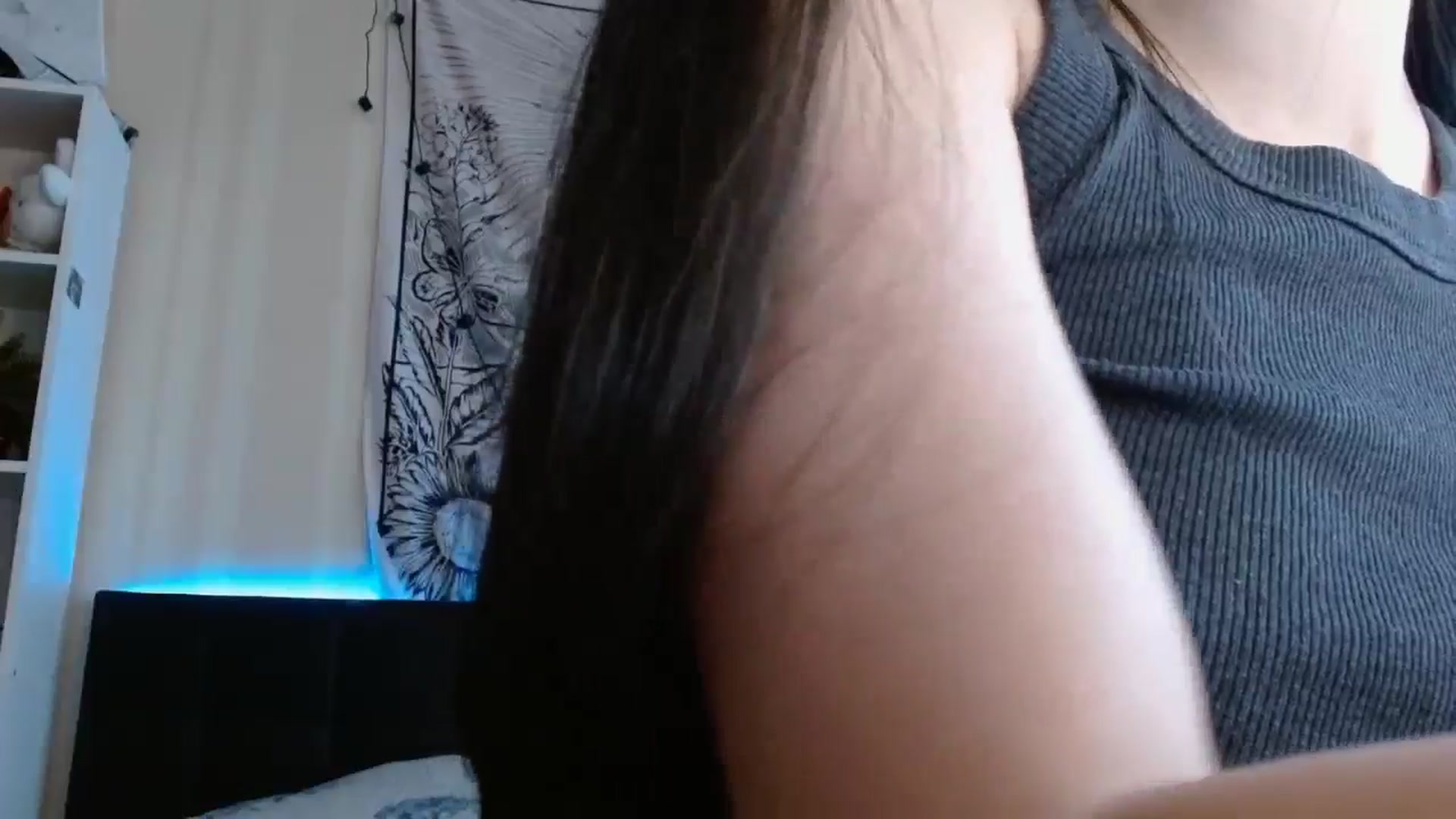 Gallery image thumbnail from ElsieF_'s myfreecams stream on, 06/24/2024, 02:27 image 5 of 20