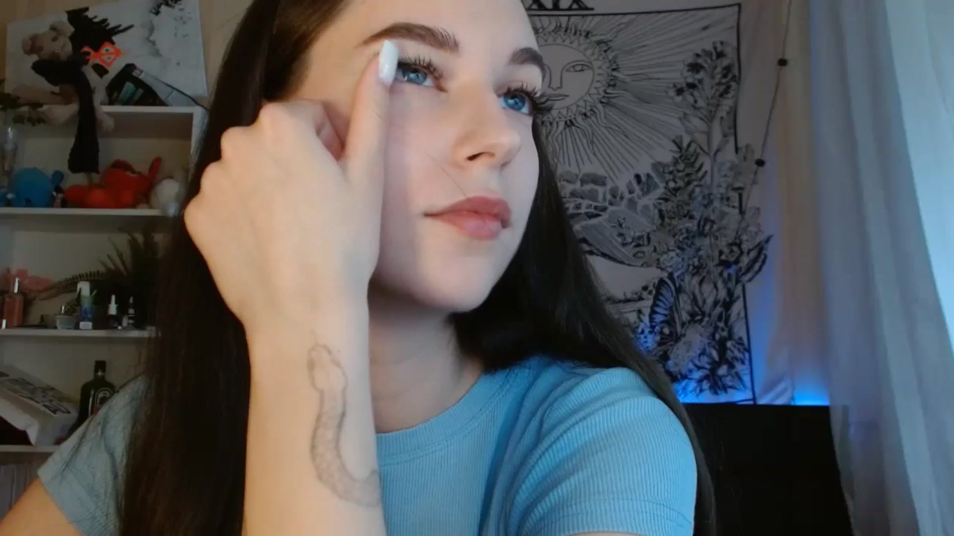 Gallery image thumbnail from ElsieF_'s myfreecams stream on, 06/28/2024, 15:56 image 19 of 20