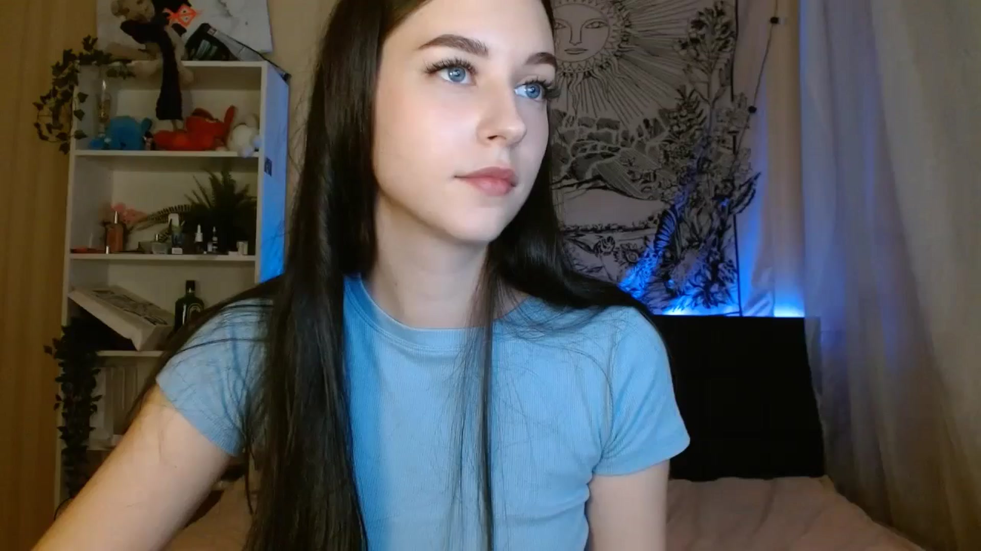 Gallery image thumbnail from ElsieF_'s myfreecams stream on, 06/28/2024, 18:38 image 18 of 20