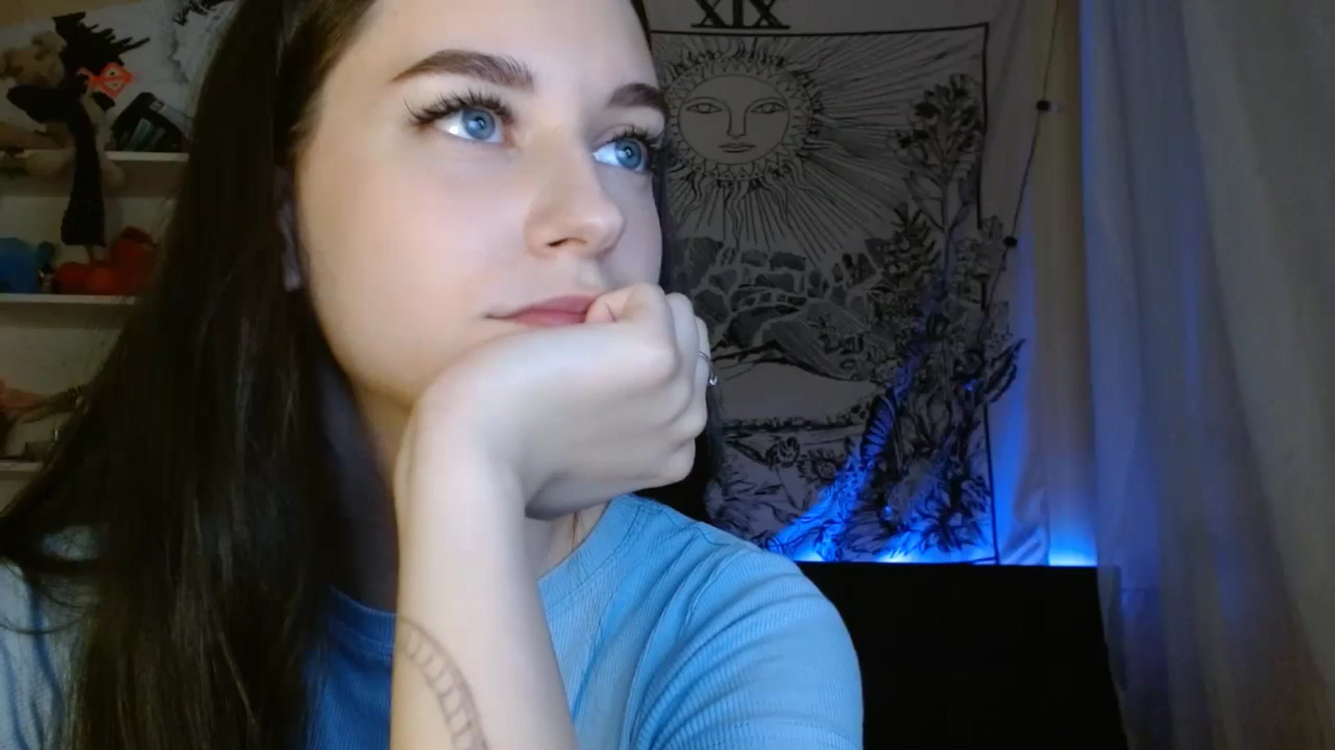 Gallery image thumbnail from ElsieF_'s myfreecams stream on, 06/28/2024, 18:38 image 6 of 20