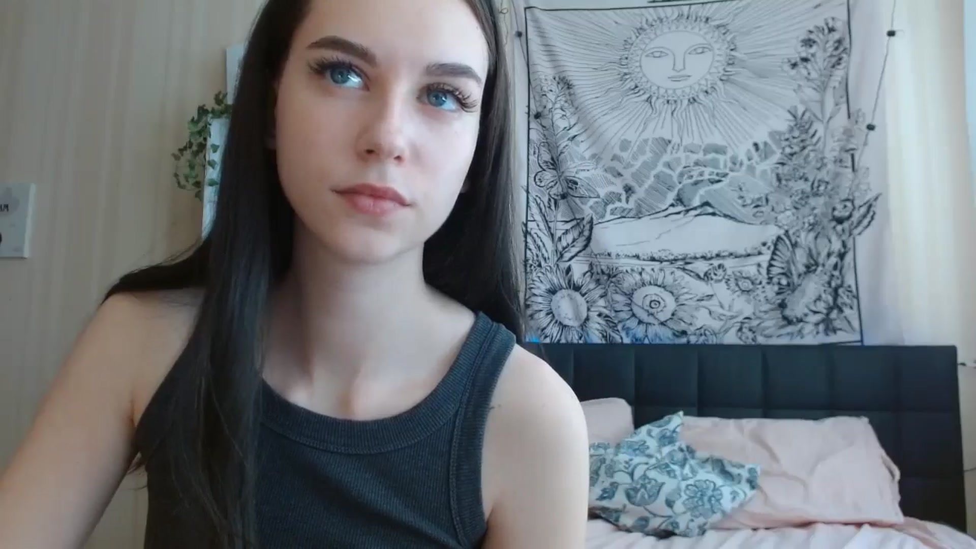 Gallery image thumbnail from ElsieF_'s myfreecams stream on, 06/30/2024, 09:05 image 8 of 20
