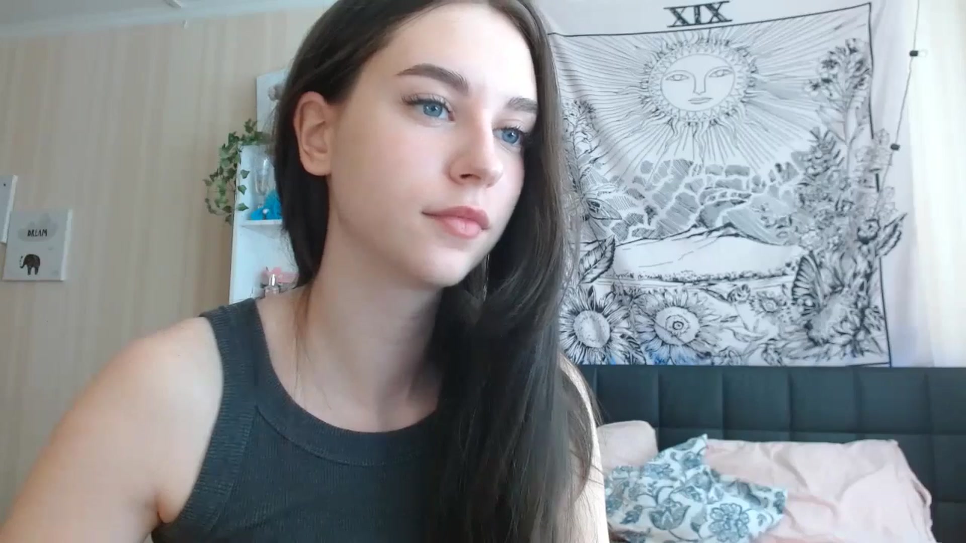 Gallery image thumbnail from ElsieF_'s myfreecams stream on, 06/30/2024, 09:05 image 11 of 20