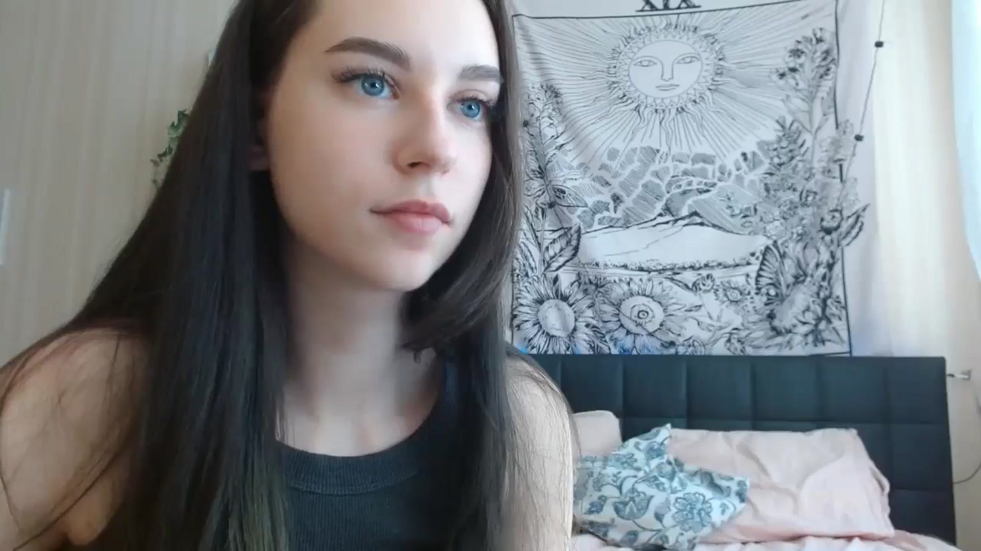 Gallery image thumbnail from ElsieF_'s myfreecams stream on, 06/30/2024, 09:05 image 17 of 20