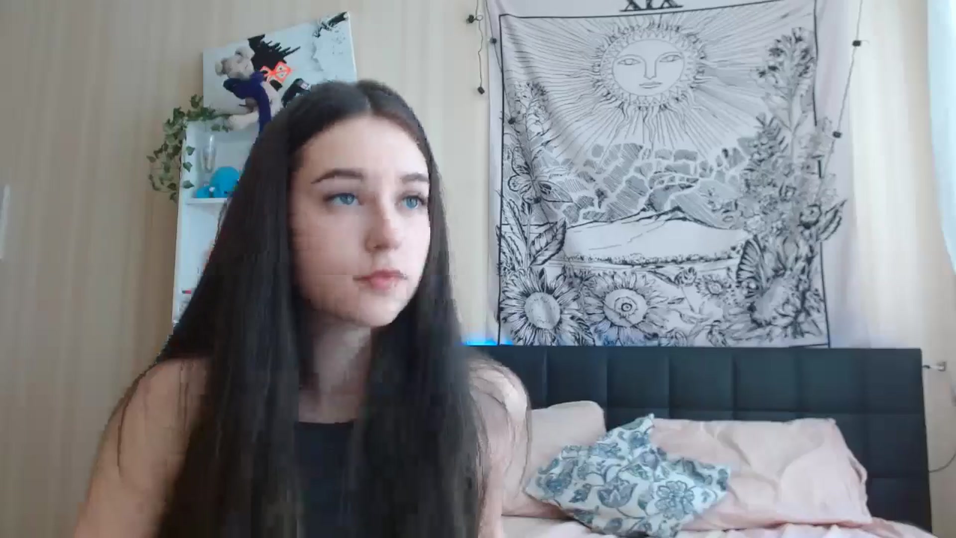 Gallery image thumbnail from ElsieF_'s myfreecams stream on, 06/30/2024, 09:05 image 18 of 20