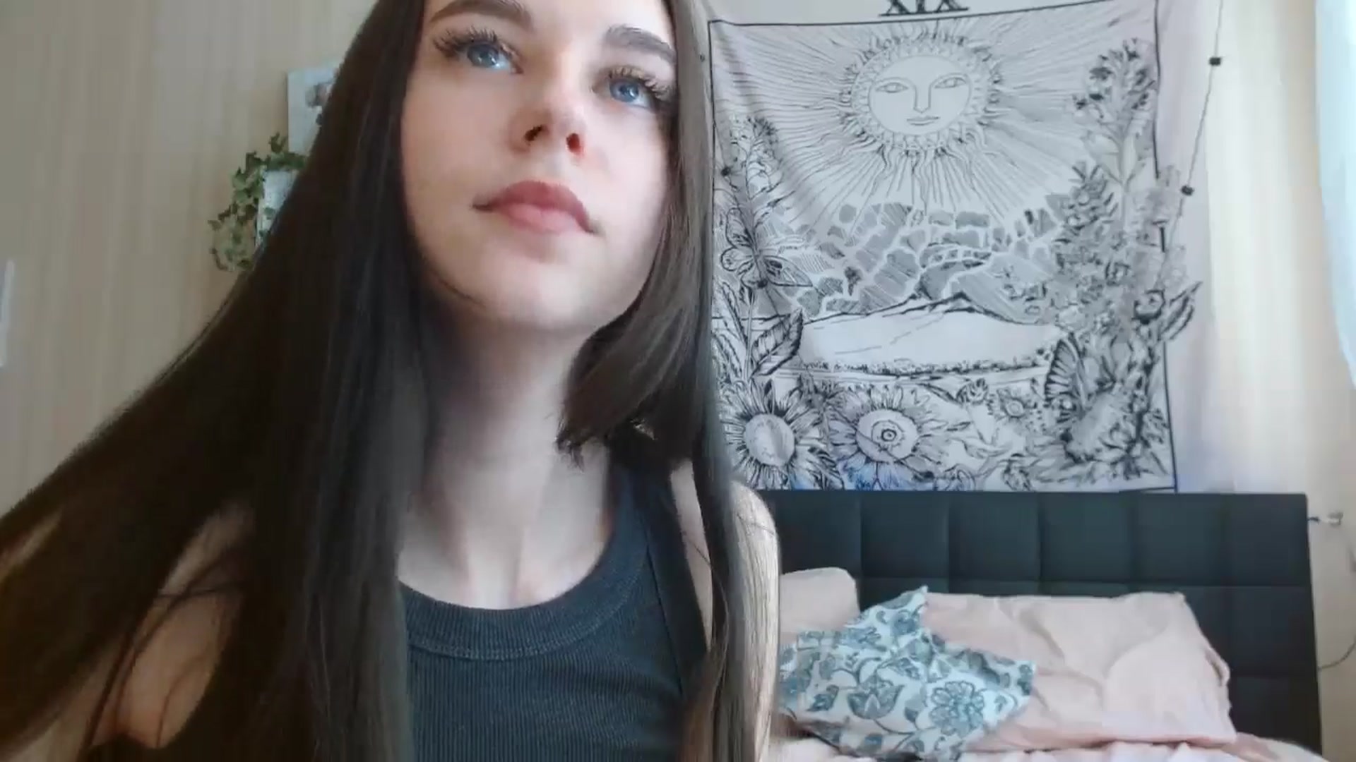 Gallery image thumbnail from ElsieF_'s myfreecams stream on, 06/30/2024, 09:05 image 15 of 20