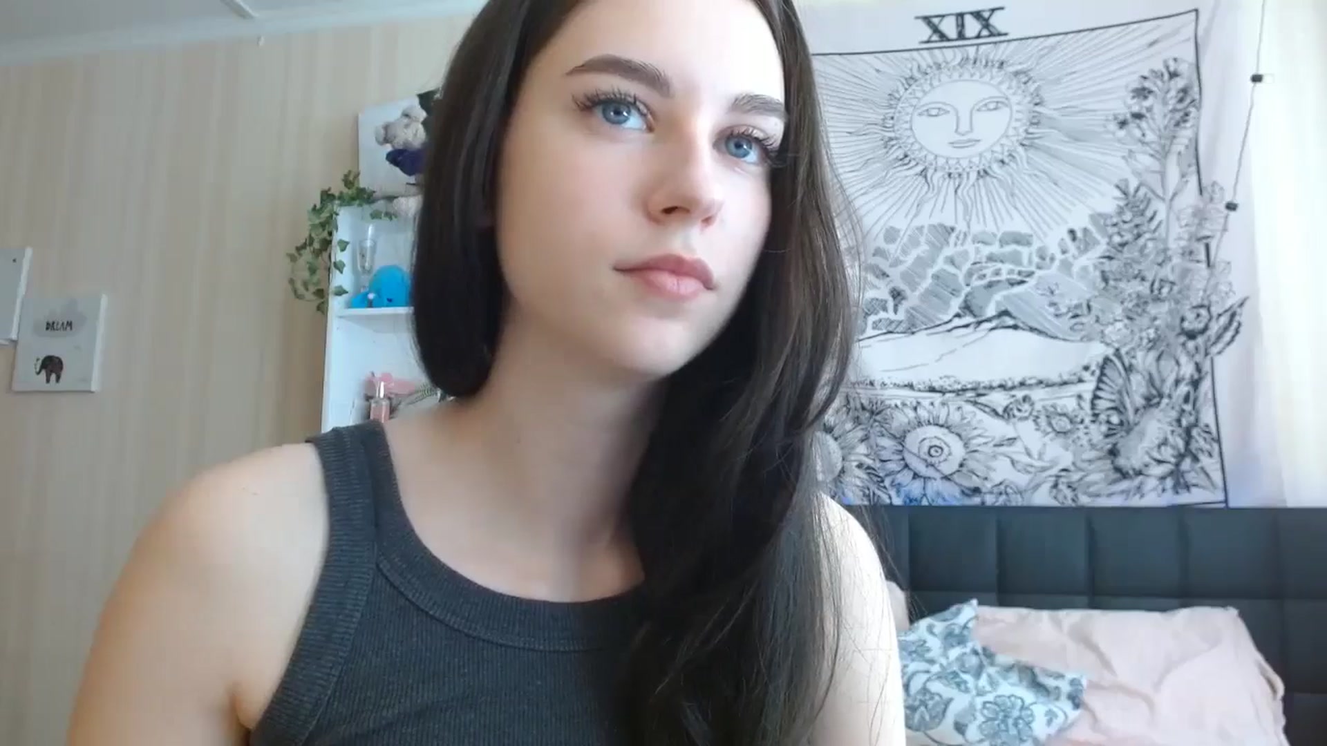 Gallery image thumbnail from ElsieF_'s myfreecams stream on, 06/30/2024, 09:05 image 3 of 20