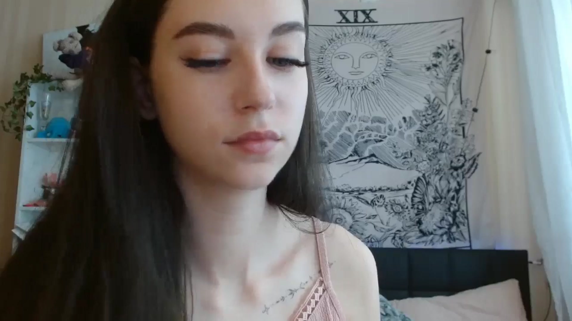 Gallery image thumbnail from ElsieF_'s myfreecams stream on, 07/01/2024, 07:23 image 18 of 20