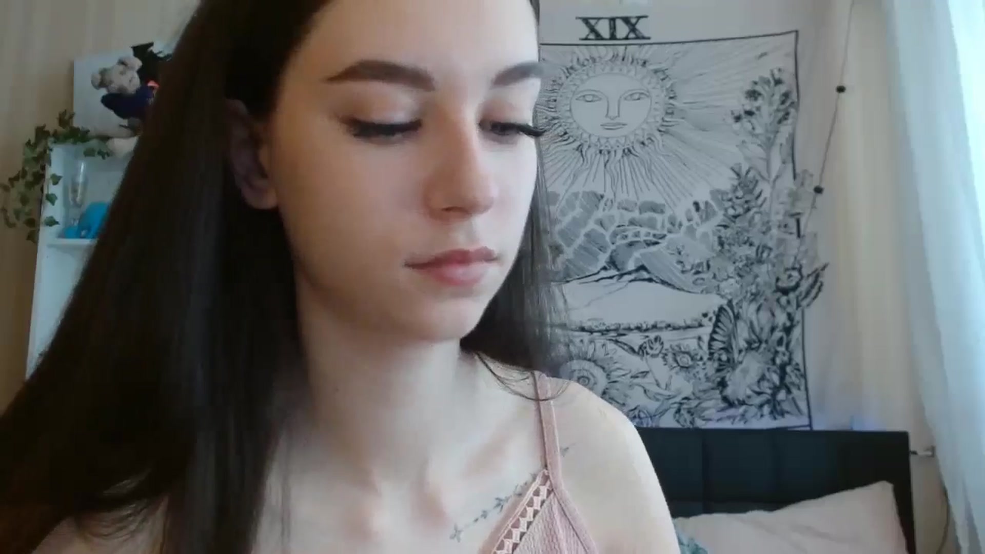 Gallery image thumbnail from ElsieF_'s myfreecams stream on, 07/01/2024, 07:23 image 17 of 20