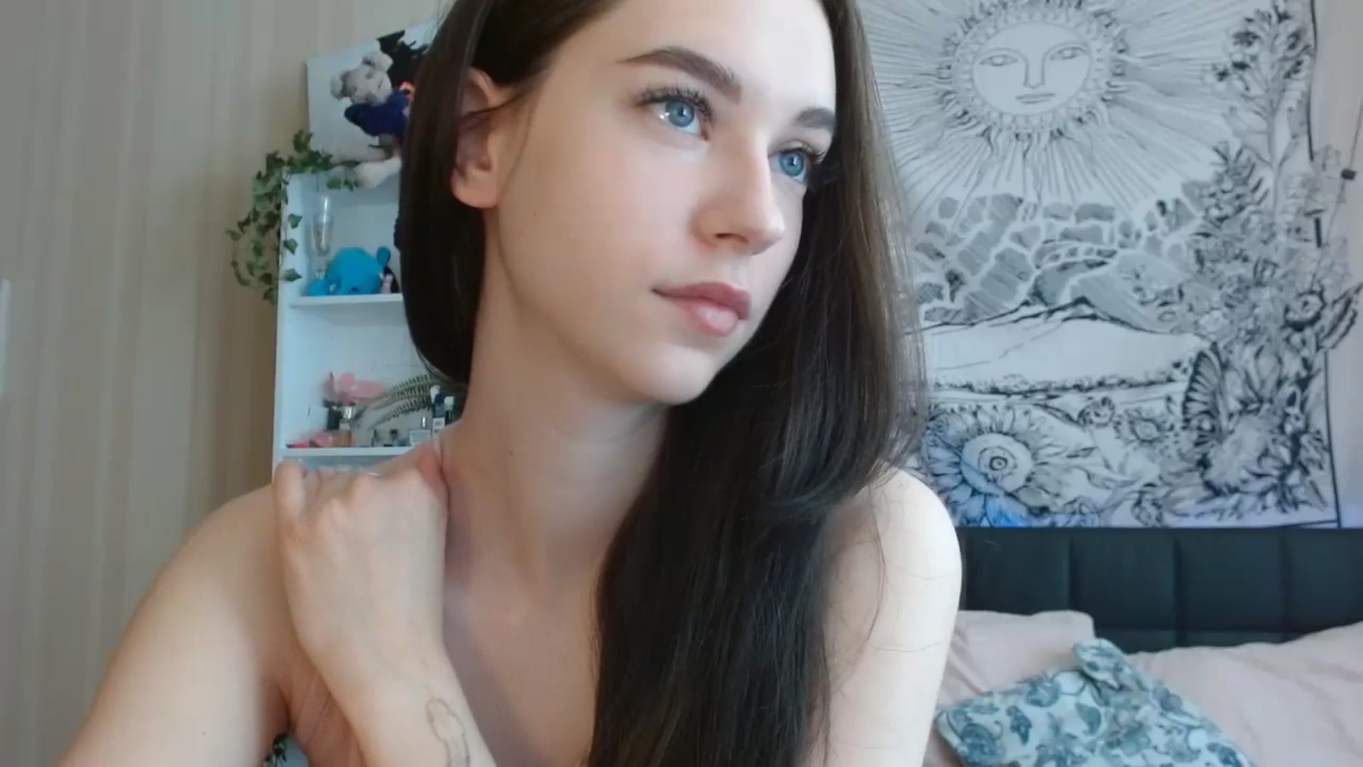 Gallery image thumbnail from ElsieF_'s myfreecams stream on, 07/01/2024, 07:23 image 3 of 20