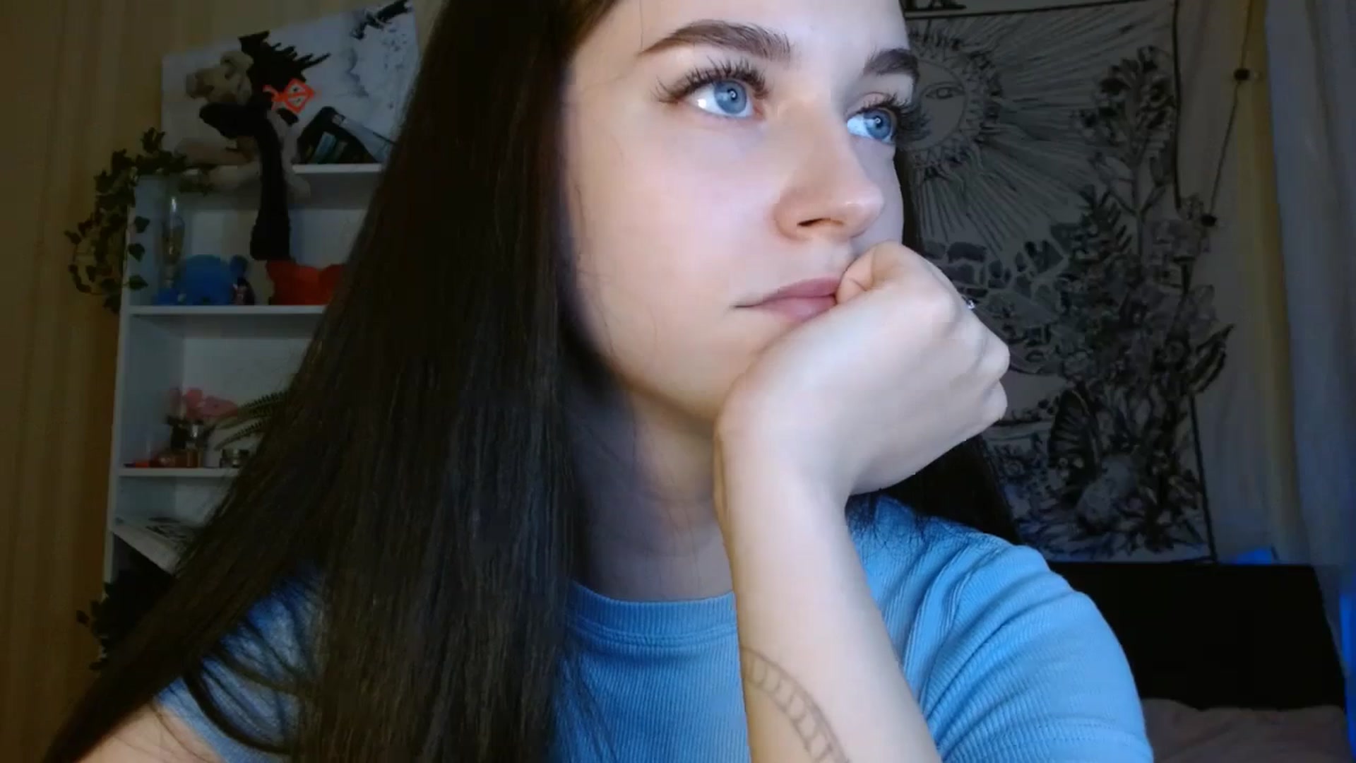Gallery image thumbnail from ElsieF_'s myfreecams stream on, 07/02/2024, 17:18 image 16 of 20