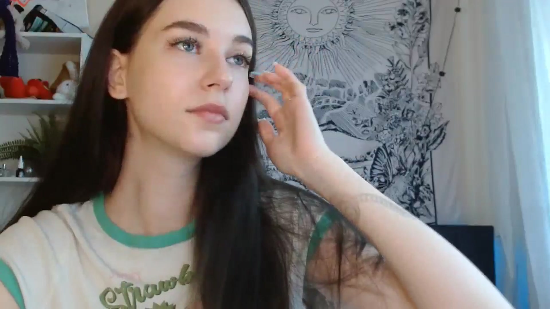 Gallery image thumbnail from ElsieF_'s myfreecams stream on, 07/07/2024, 04:06 image 2 of 20