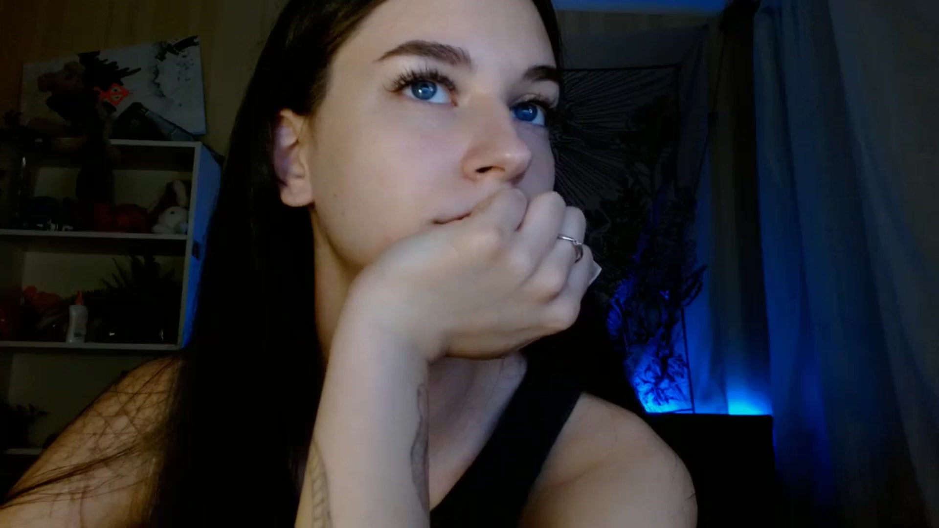 Gallery image thumbnail from ElsieF_'s myfreecams stream on, 07/07/2024, 18:00 image 6 of 20