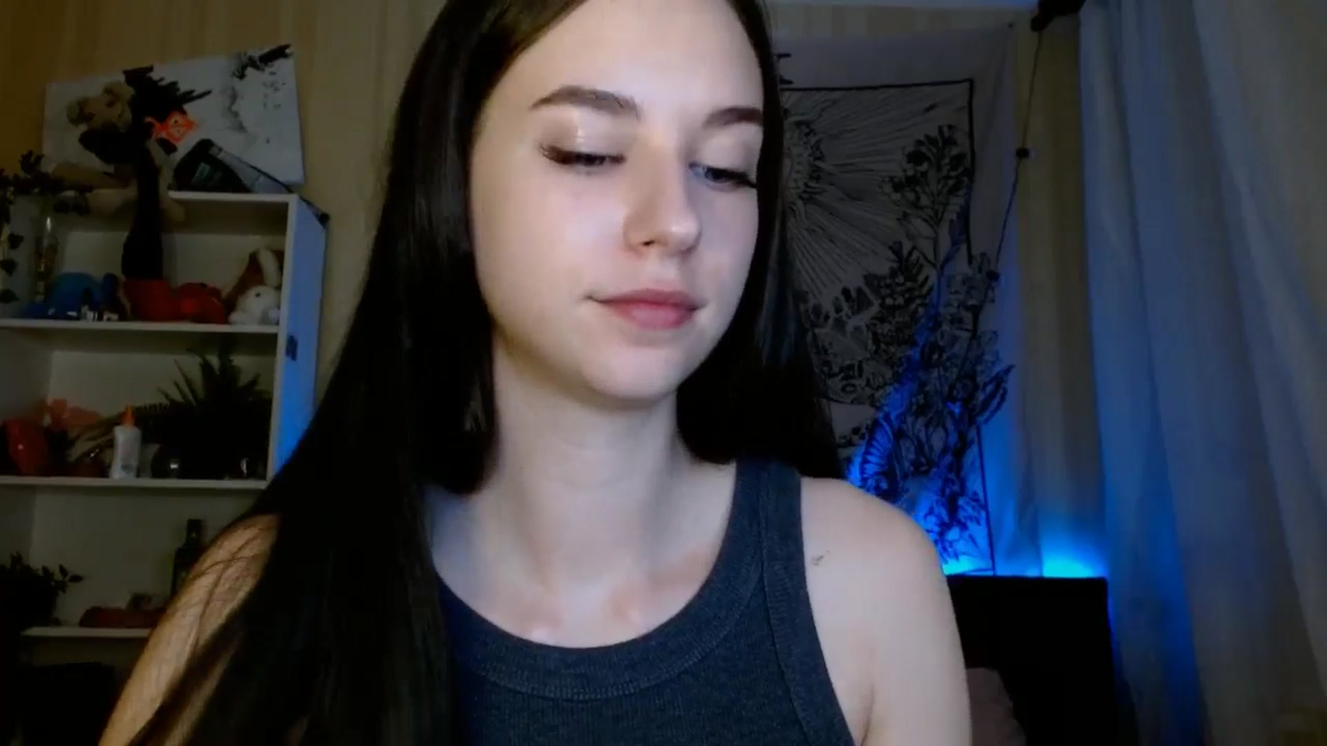Gallery image thumbnail from ElsieF_'s myfreecams stream on, 07/07/2024, 18:22 image 18 of 20