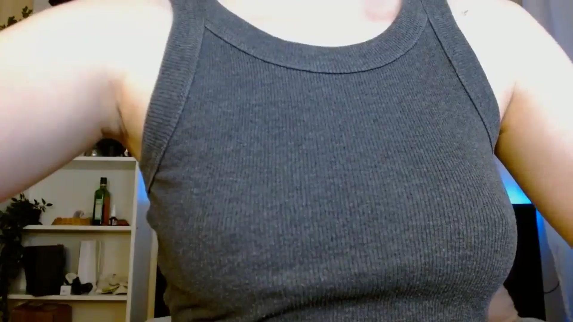 Gallery image thumbnail from ElsieF_'s myfreecams stream on, 07/07/2024, 18:22 image 16 of 20