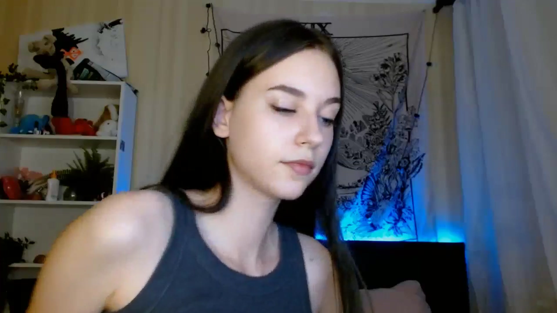 Gallery image thumbnail from ElsieF_'s myfreecams stream on, 07/07/2024, 18:22 image 19 of 20